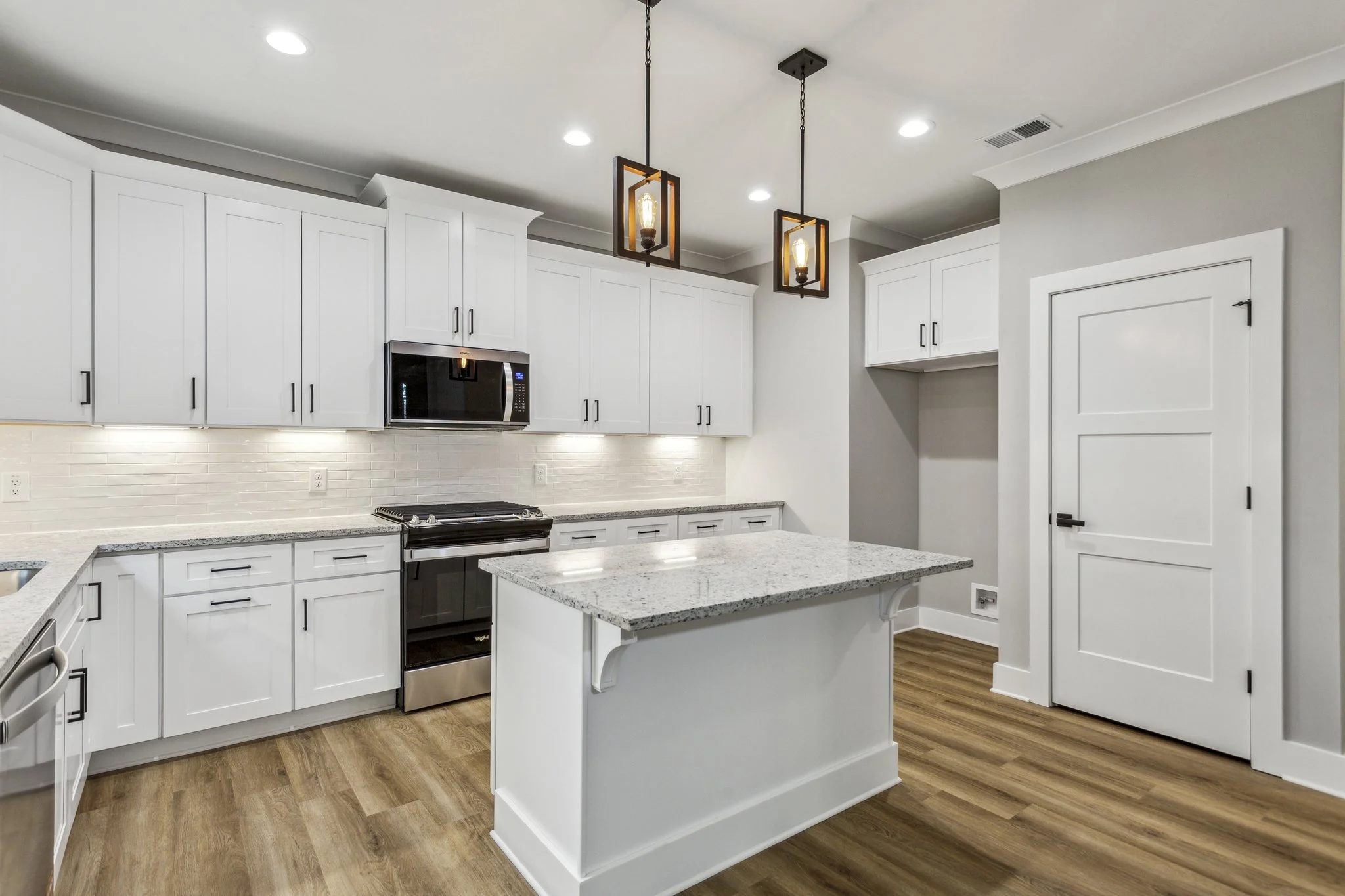 1701 Aircraft Dr_091.jpg