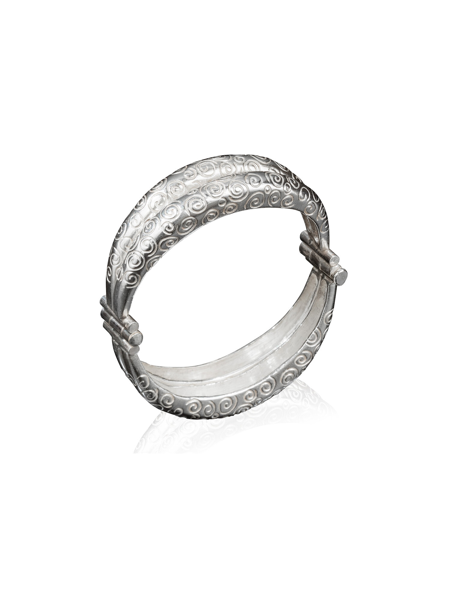 CARVED-DOUBLE-C-HINGED-BRACELET-SHOP.jpg