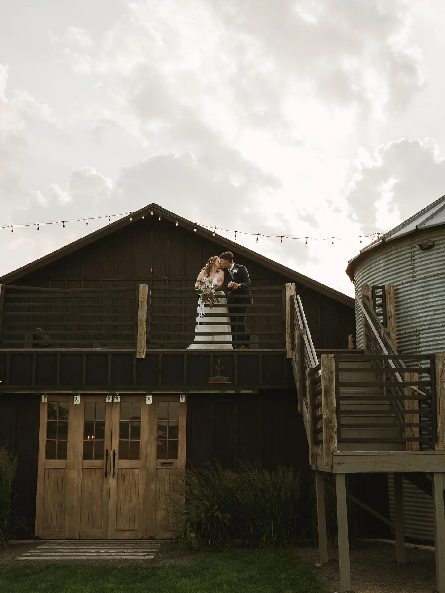 Delivered Cameron &amp; Maddy their wedding photos last week and I&rsquo;m so excited to share them 🥰