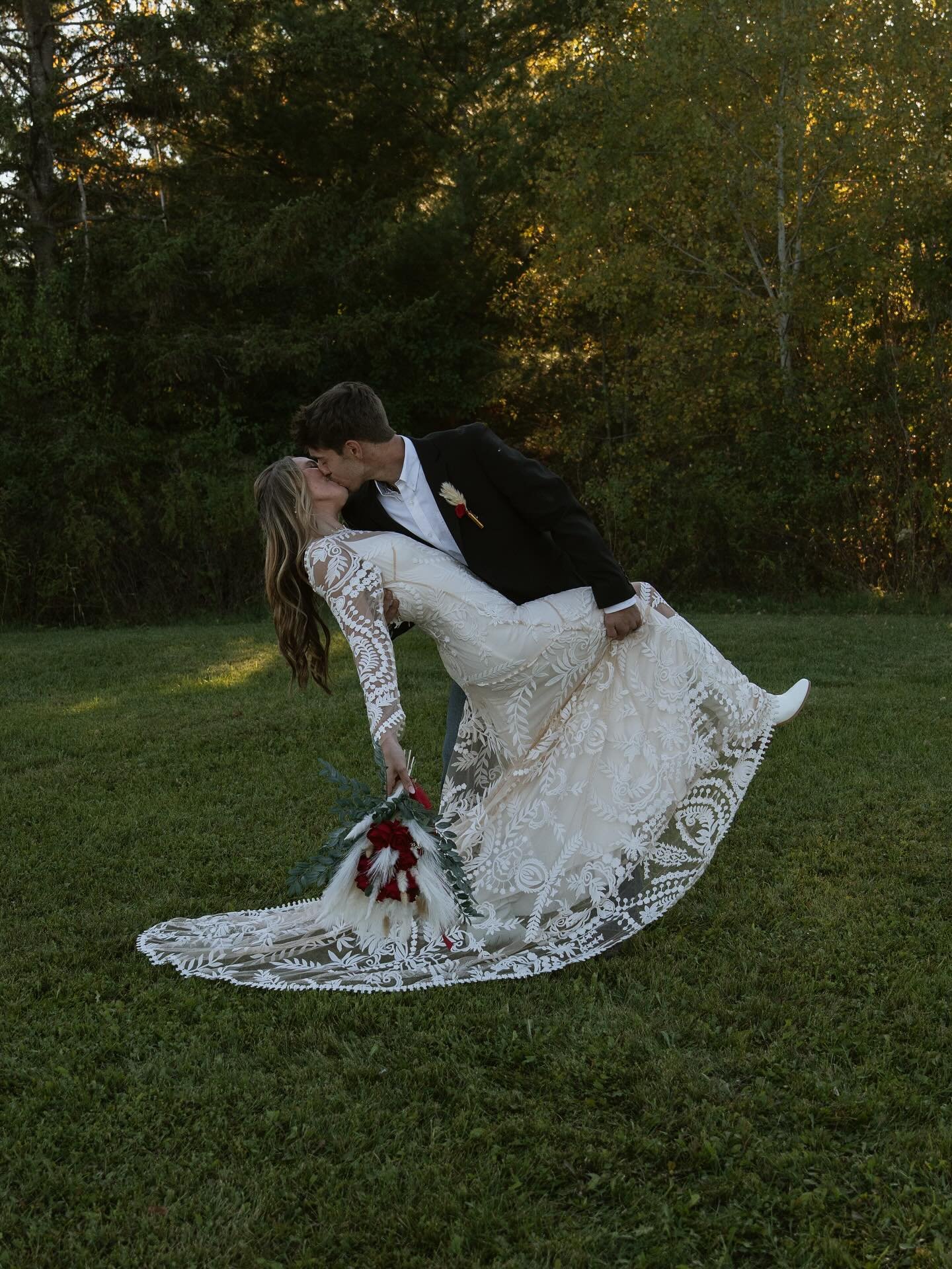 Some photos from Landon &amp; Deanna&rsquo;s wedding ❤️ 10.11.25

Venue: The Gathering Barn