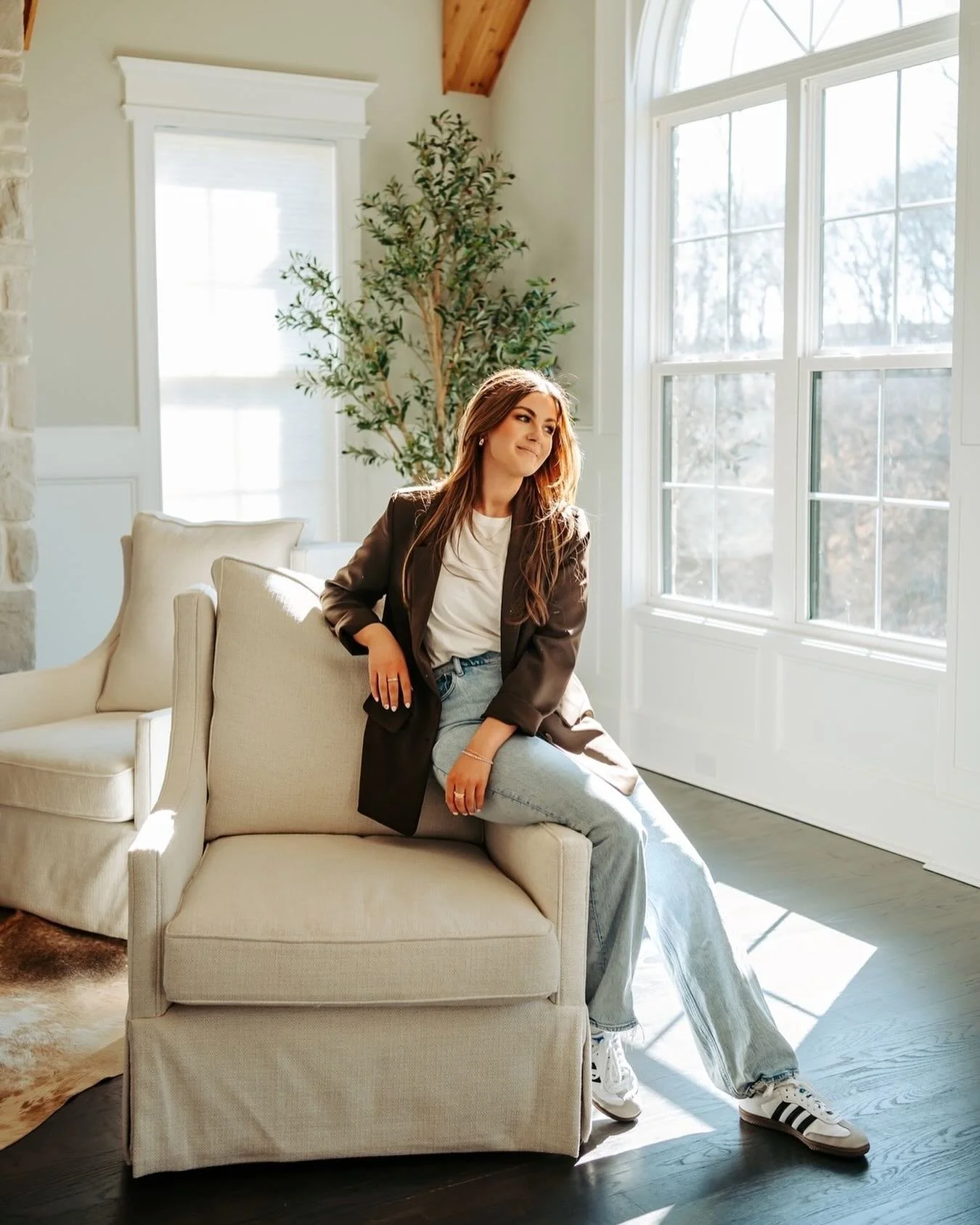 Happy birthday to our beloved COO🎉🎉

Every shoot with @keelyaskewphoto feels like a competition to see who can top this photo. It can&rsquo;t be done. 

It&rsquo;s been referenced in our group chat for more than a year. Still iconic. Still unfair. 