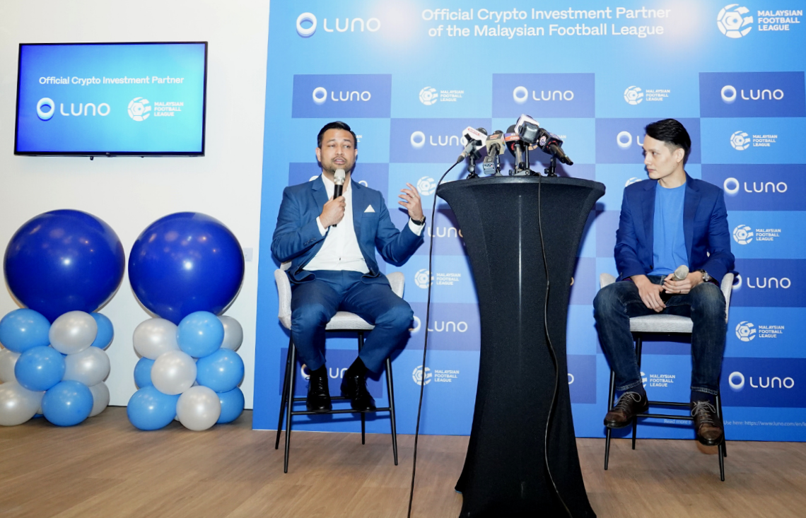 (L-R) Chief Executive Officer of the Malaysian Football League and Aaron Tang, Country Manager, Luno Malaysia (1).png
