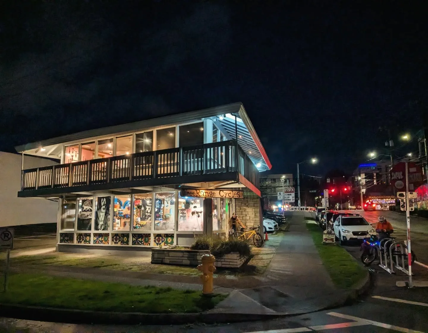 Happy Holidays, Free Rangers! Winter is kinda bleh, but I gotta say, the shop sure looks cute and toasty after 4pm.

We're taking a lil Solstice break for the rest of the week. 

Gone:12/24-12/29, and also 1/1

Here Regular Hours: the 30th and 31st

