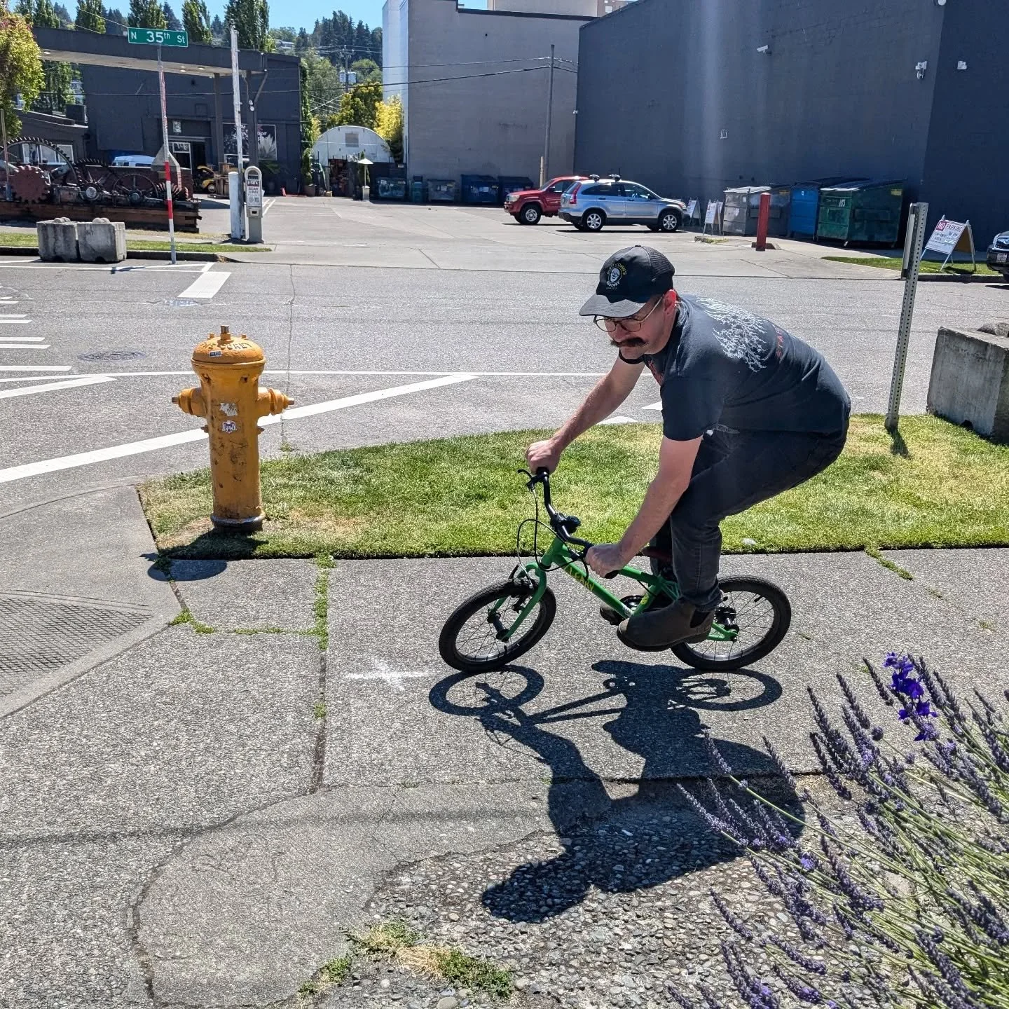 Cancel all your boring Tuesday night plans next month because May is Bike Everywhere Month, ya'll, and we're slinging bike classes every week! 

Classes will all be held at Collective Chemistry in Ballard from 6:30-8pm. Sessions are "pay what yo
