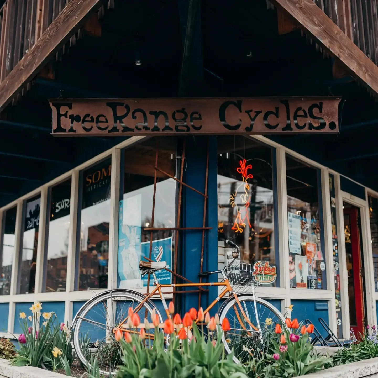 We're taking a lil break! Closed today-Monday to do some fireworks and bike riding.

❤️🤍💙