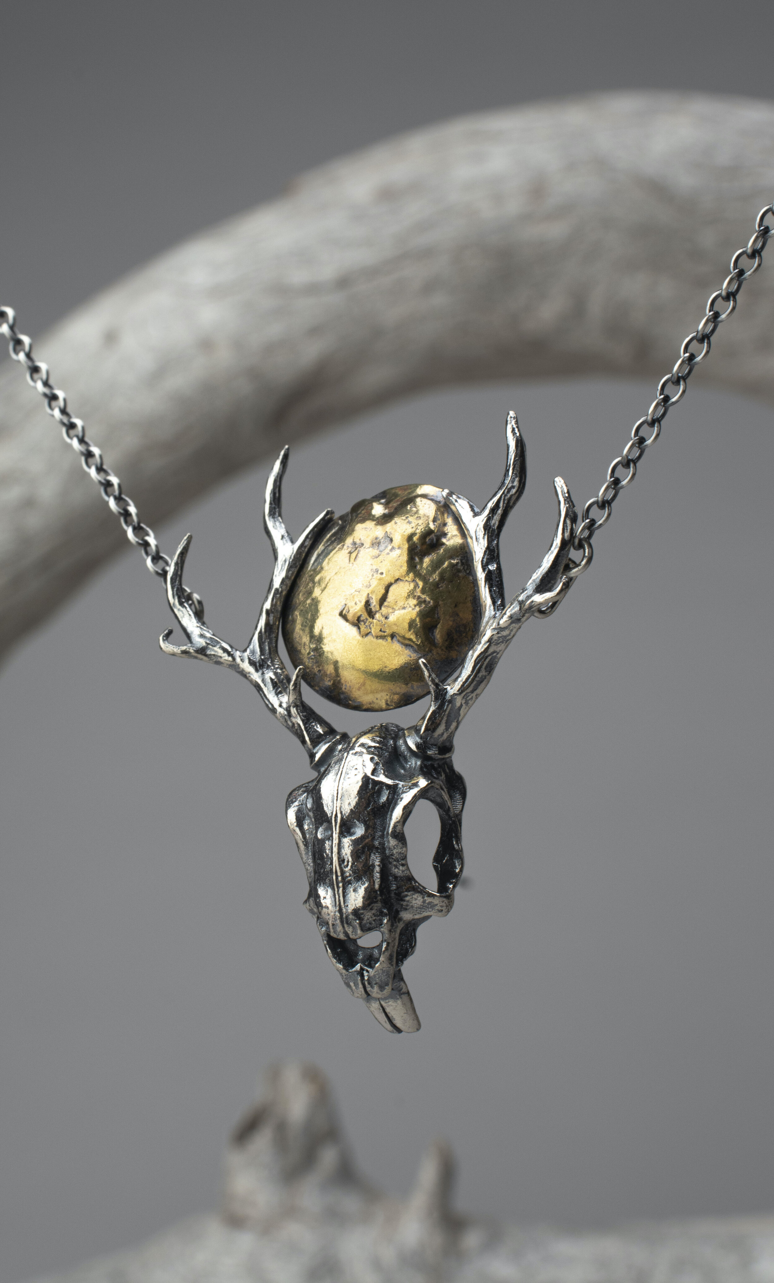 Lunar Hour Jackalope Necklace:


The Jackalope is a mythical creature, depicted as a hare or rabbit with horns, said to exist in parts of North America. This strange creature was first seen as a mounted head in the 1930’s and quickly prompted storyte
