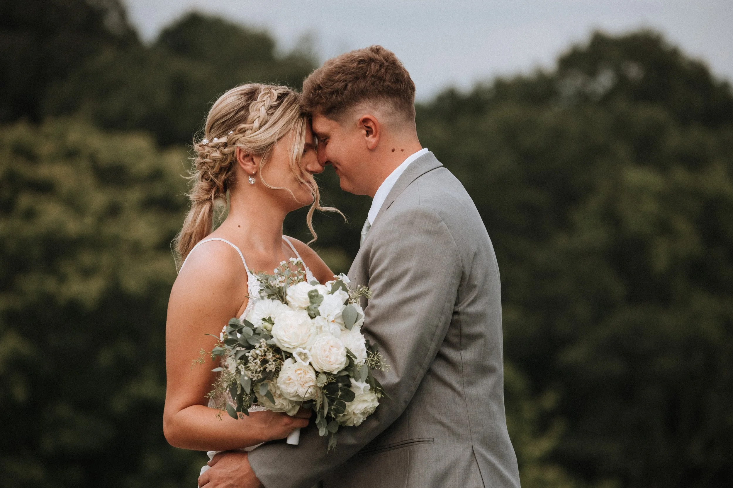 Diamond Lake Event Barn July Wedding