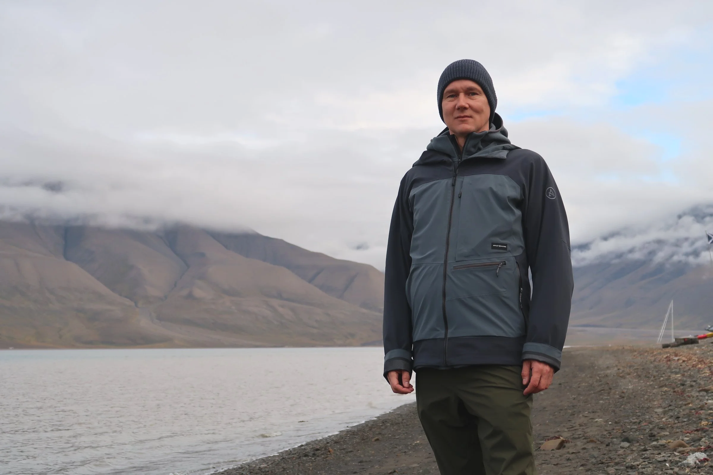 Janos Nieminen arrives in Svalbard to begin his research residency with Artica