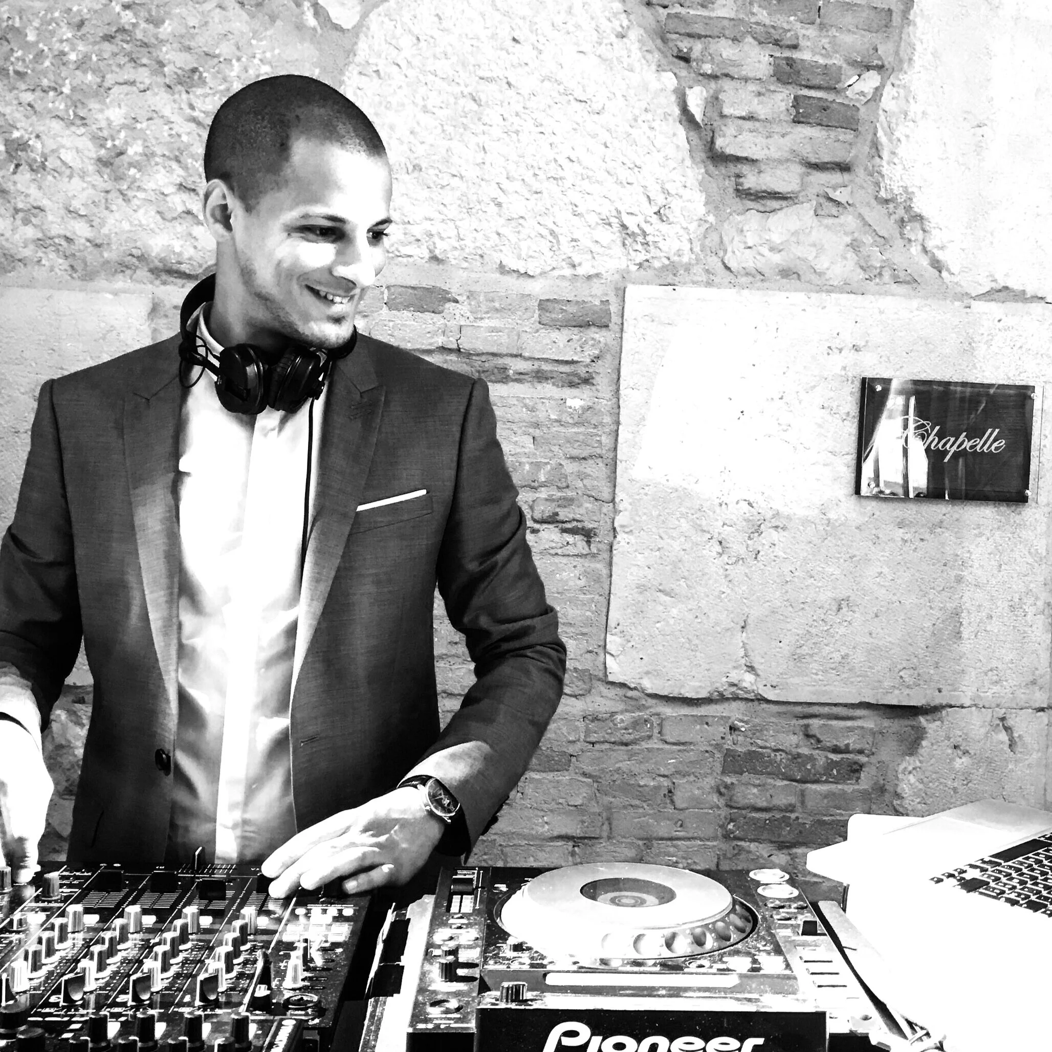 Theo+Charroy+-+DJ+-+Prestevent+%284%29.jpg