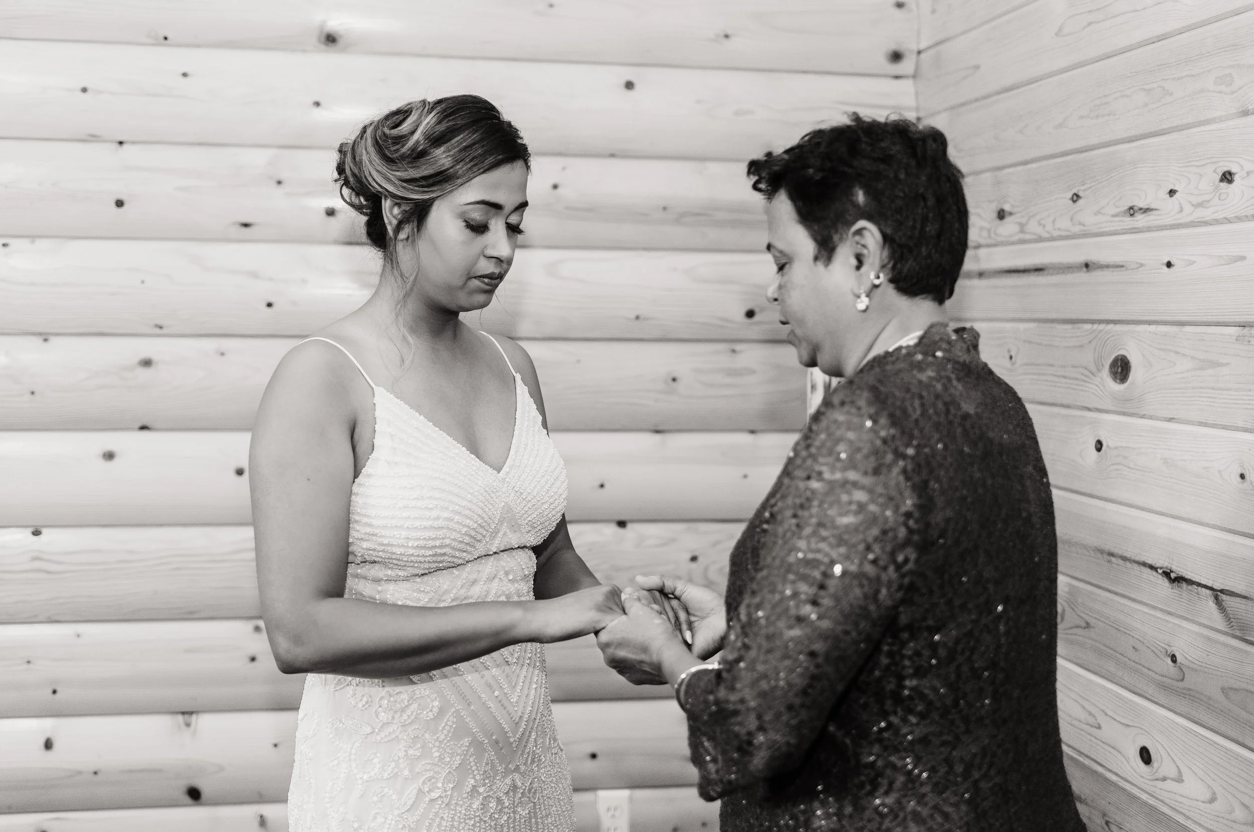 SABINAANDDEREK2023-GETTINGREADYANDDETAILS-9.jpg
