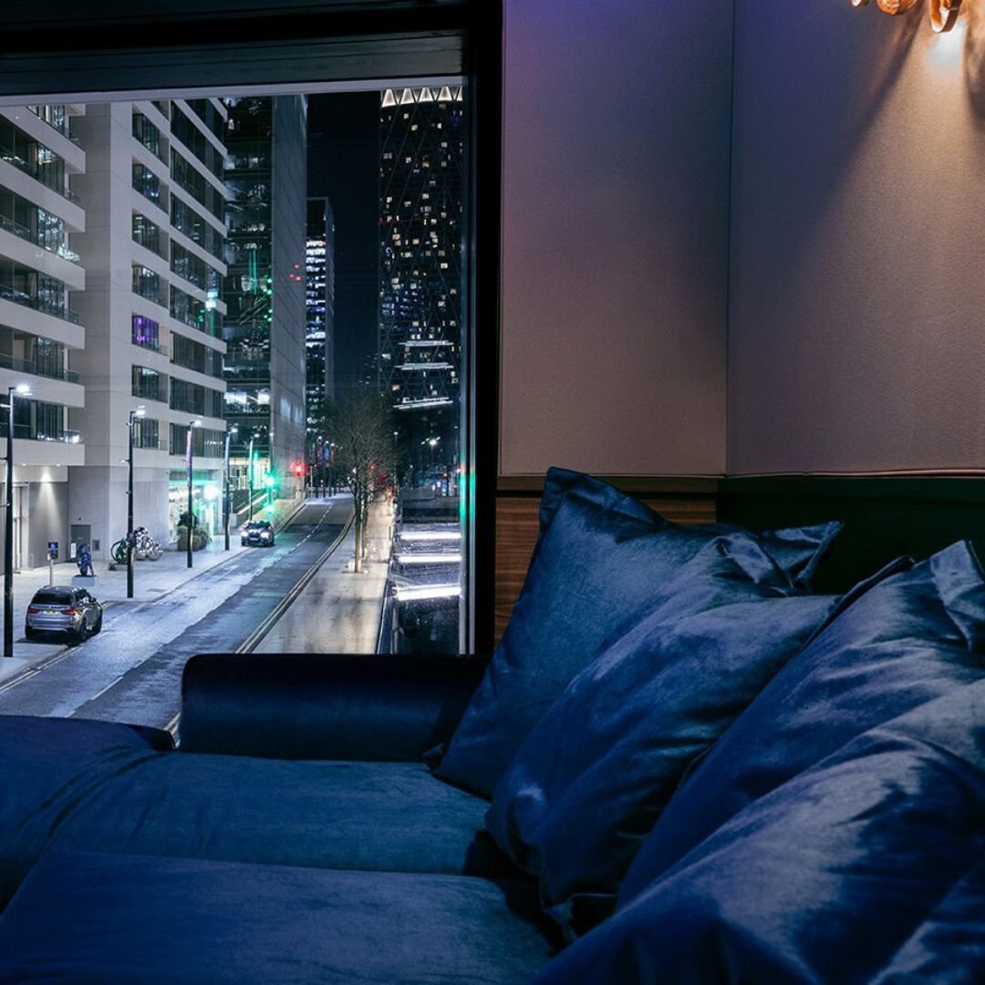 One of the most special features of the VIP studio at @weareqube at Wood Wharf, a project we completed in 2022, is the inclusion of exterior glazing in a professional-grade recording suite. This has to be so carefully designed to avoid noise bleed, r