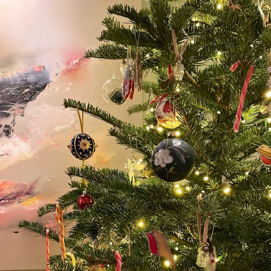 Enjoying a quiet festive moment. Soft light, warm tones, and real greenery.

#WomenInArchitecture #FemaleLedBusiness #smallBusinessDesigners #IndependentHospitality #CreativeEntrepreneurs #WomenInDesign #KVIST