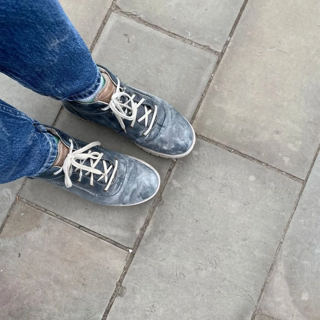 I swing between well put together, and covered in site dust! This week has been a dust kind of week 😂

#FullProjectManagement #InteriorArchitecture #HospitalityRenovation #DesignLedLiving #HighEndInteriors #ArchitectTips