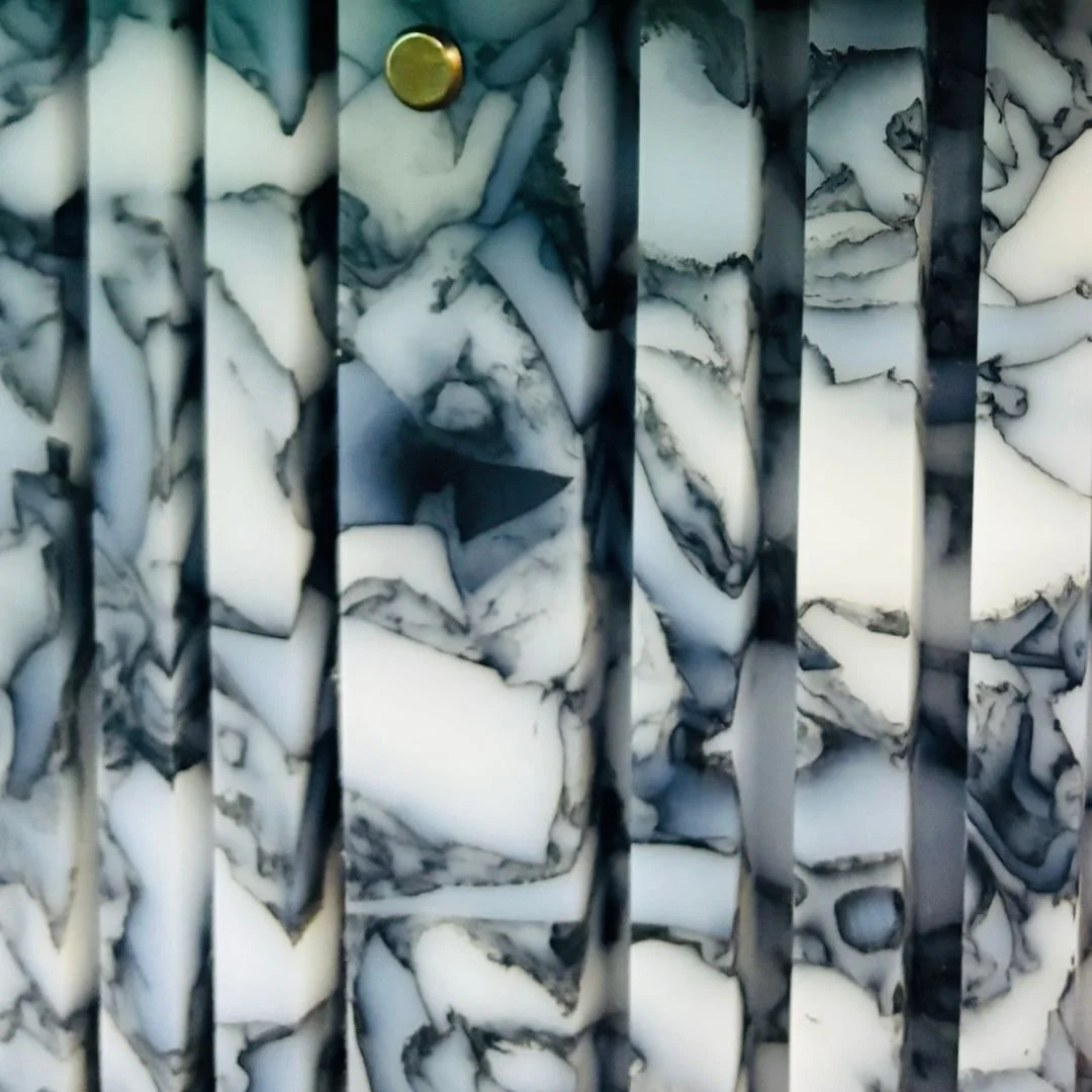 We love discovering new materials and these ones from @smileplastics who we met at the #WorkplaceDesignShow last month are 100% recycled, and re-cyclable surface product for worktops, furniture, wall covering....you name it! Can't wait to work with t