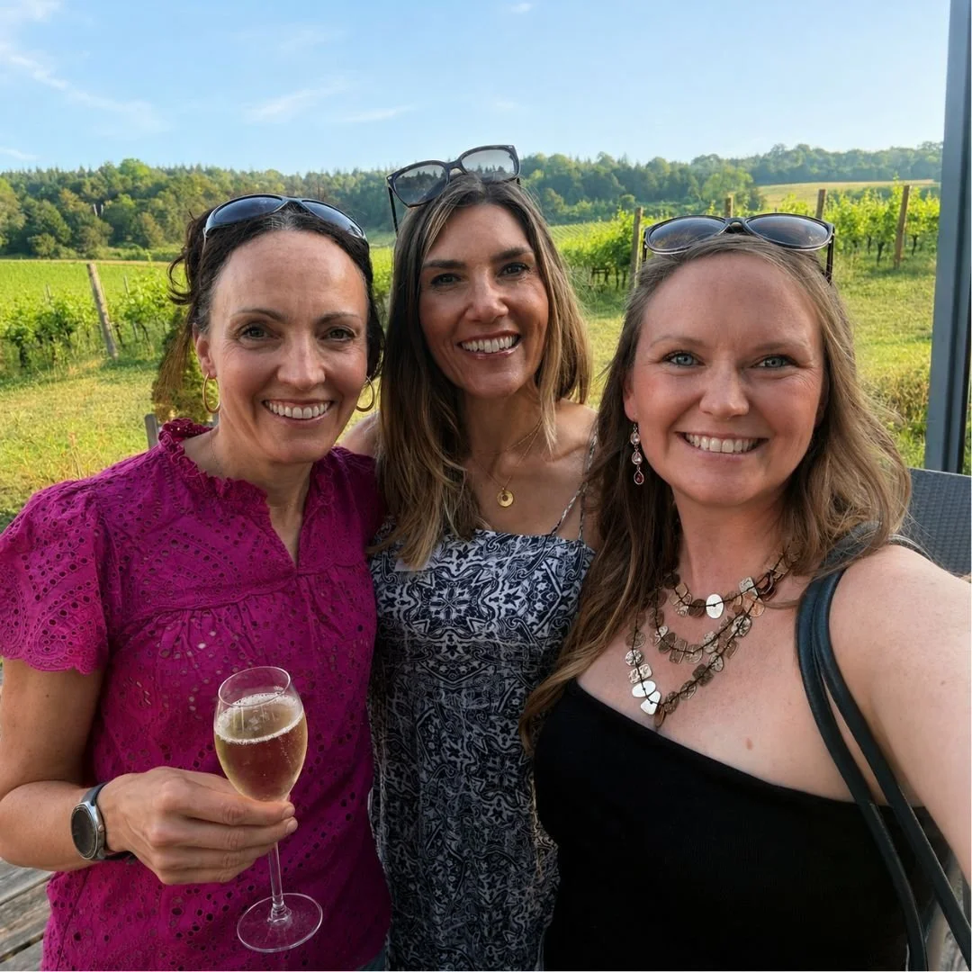 One of the best things about running your own business is the people you meet along the way.

It was lovely to spend an evening at Albury Vineyard with Jo Chisholm and Becks Sherwood, chatting about business, projects, family life and everything in b