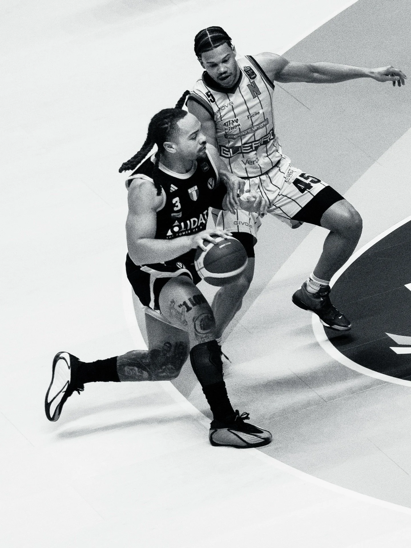 Final 8 Visions | @legabasketa

Virtus. Poised and unyielding, with Balkan heartbeats. Holding firm through adversity, grounded in its certainties. Like a musical motif: a bench on its feet, singing through the defense in deep notes. Like Niang, an e