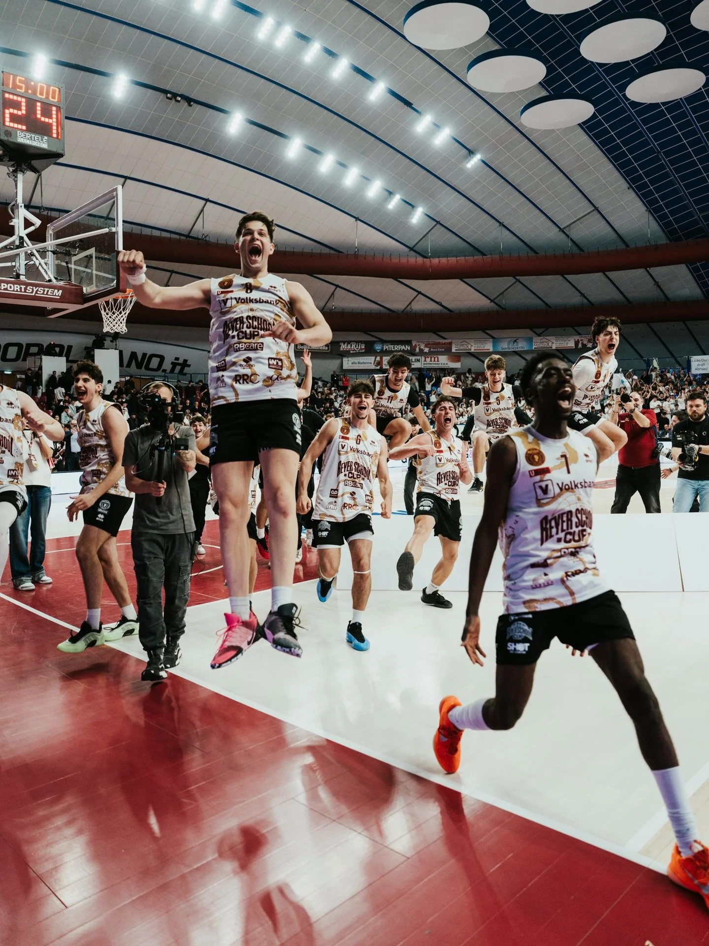 You may have seen every city in the world and still find yourself astonished upon arriving in Venice. Montesquieu wrote. The hoop culture of the &lsquo;Queen of the Adriatic&rsquo; proves him right.

A love that permeates everything: guided by the so