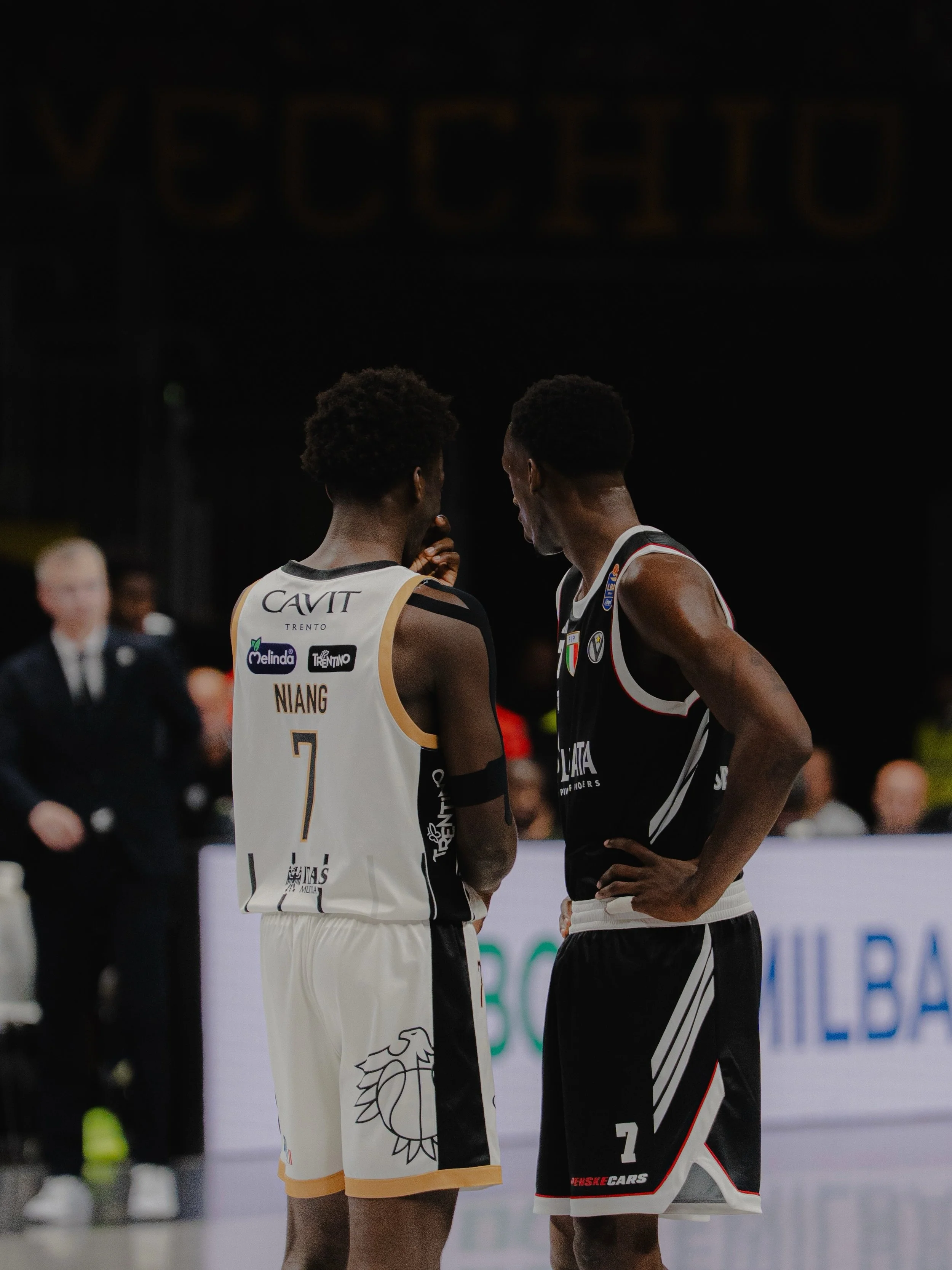 On the court, especially during the @lba playoffs, when black and white collide, everything reveals itself. Hope pressed against frustration while every possession escapes a single reading. An assist becoming a turnover in the span of a heartbeat. Mo