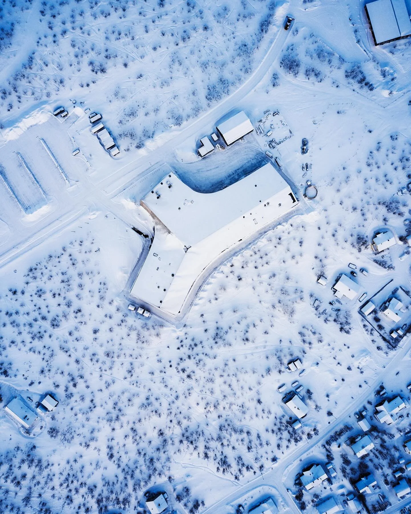 Repost Sn&oslash;hetta ❄️ @snohetta 

Čoarvem&aacute;tta is one of five nominees for the Norwegian Building of the Year Prize, which will be awarded on April 3rd.

Located in the middle of Finnmarksvidda, Norway's largest and northernmost plateau, th