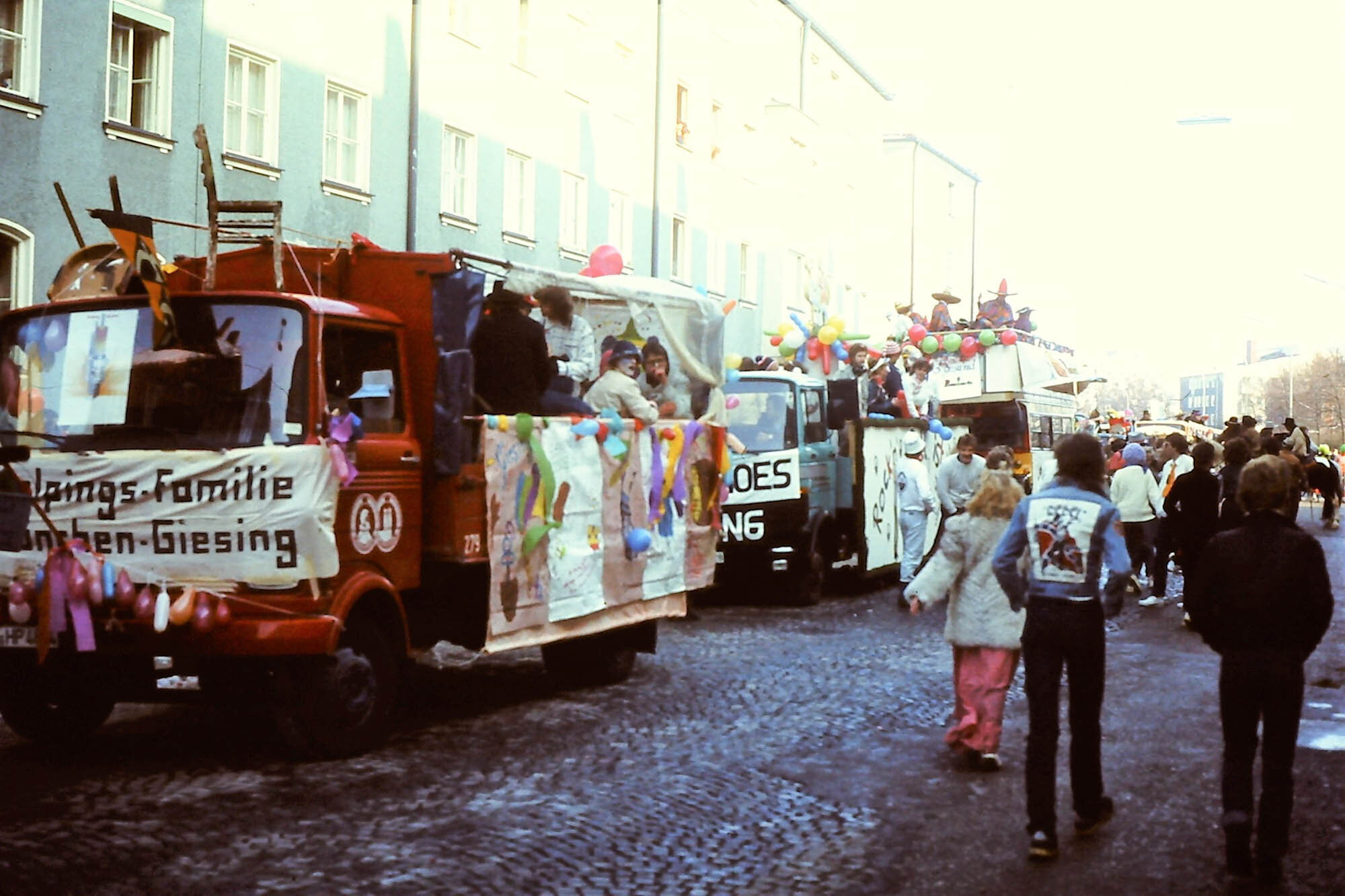 Wagenaufstellung in der Perlacher Straße 70er Jahre.