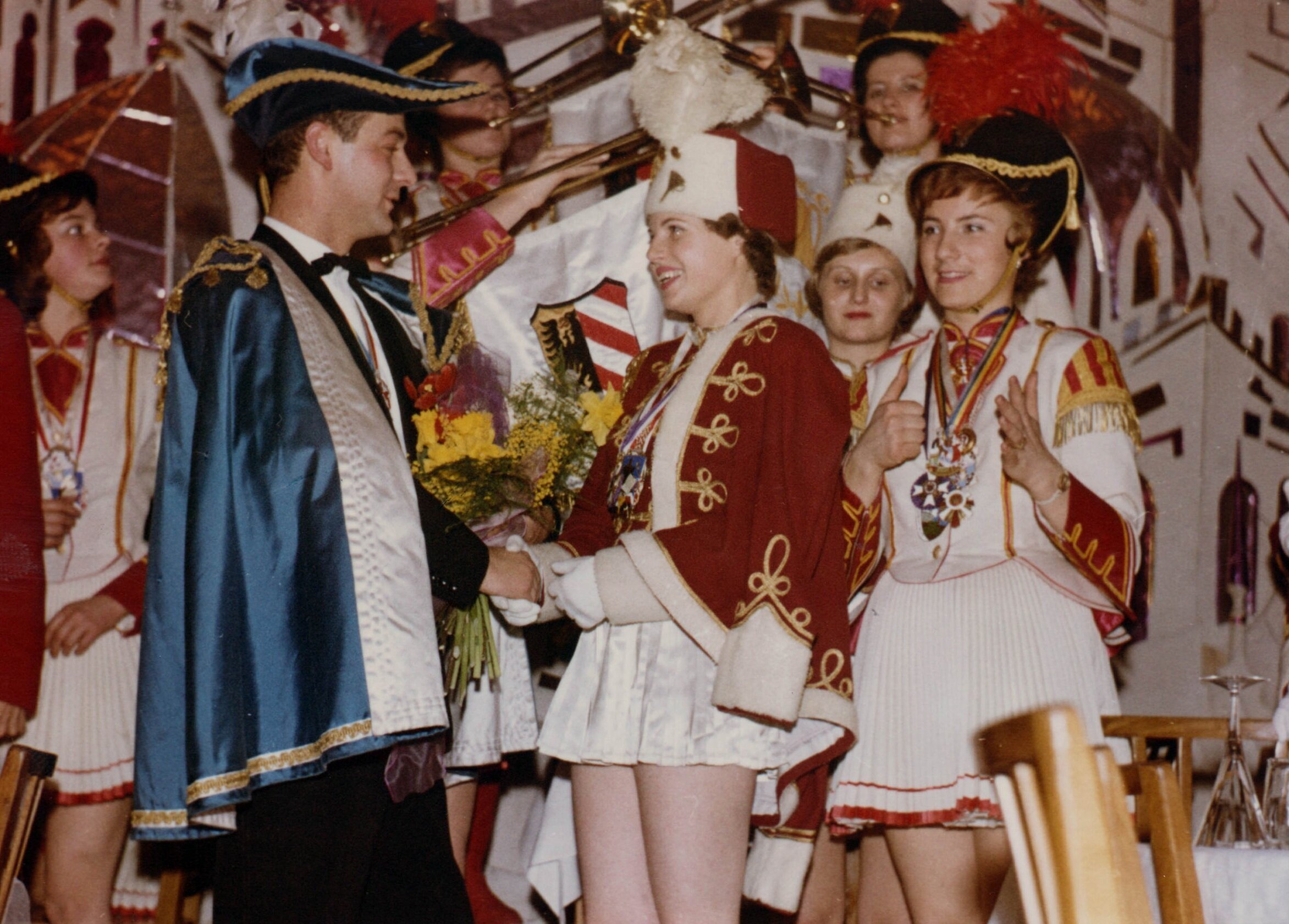 Paul Saffer und Mitglieder der Prinzengarde aus Berlin 1959. 