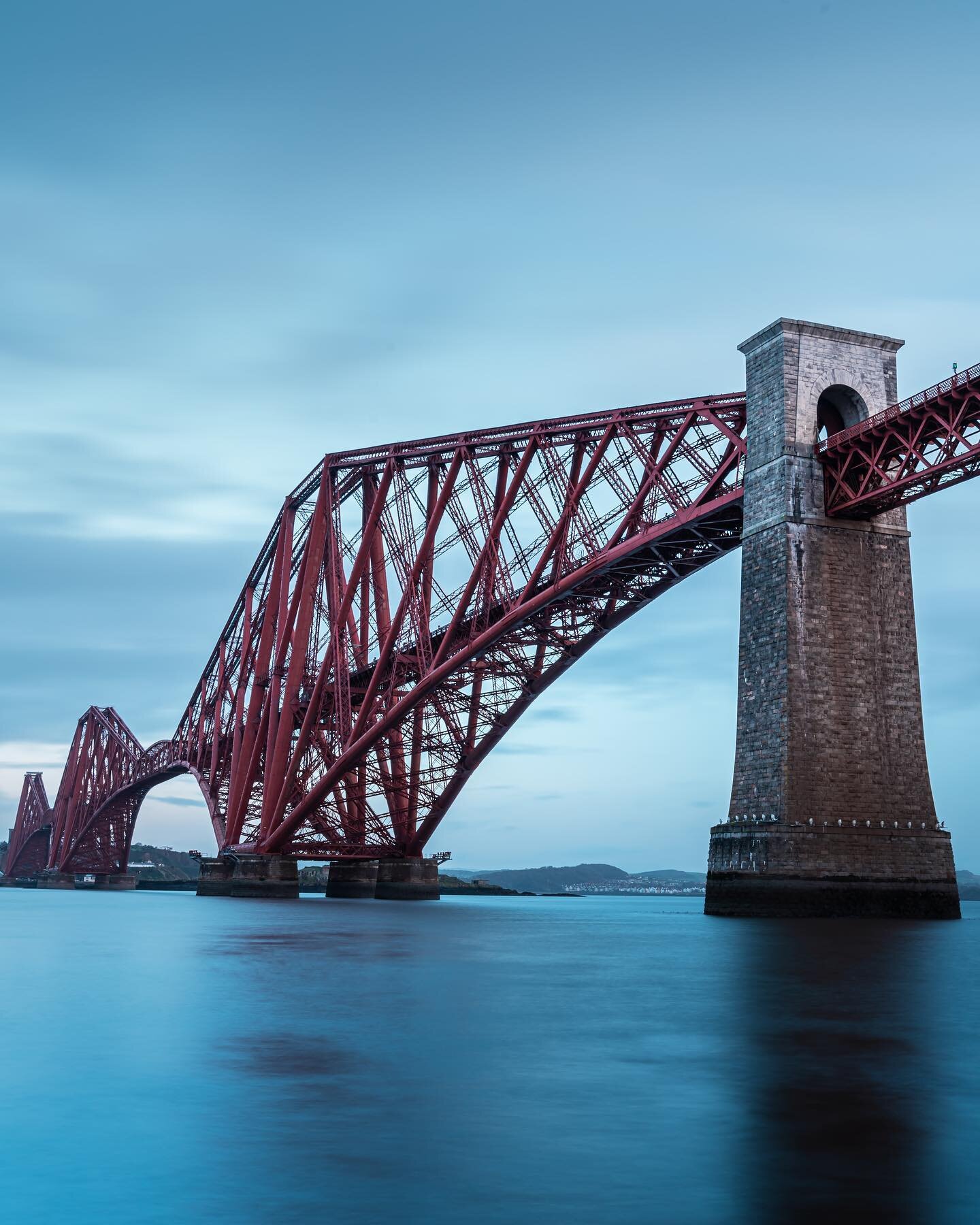 Definitely the most photogenic out of the three bridges 🌉 Scotland&rsquo;s very own Golden gate 😅😁