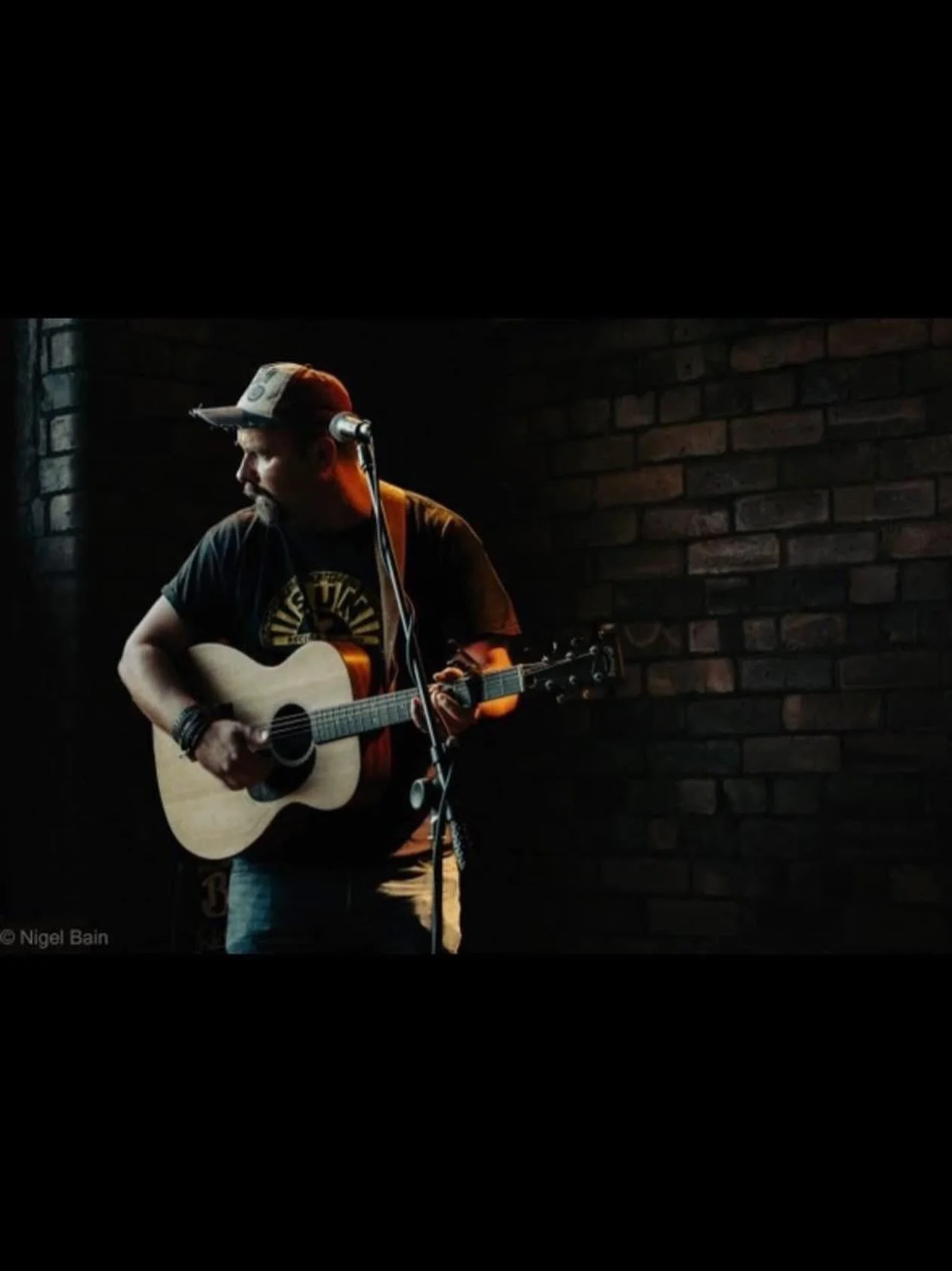 We have the amazing Adam Boyce playing live from 7pm this Friday so come down, grab yourself a pint and listen to some great music 🎸🎸