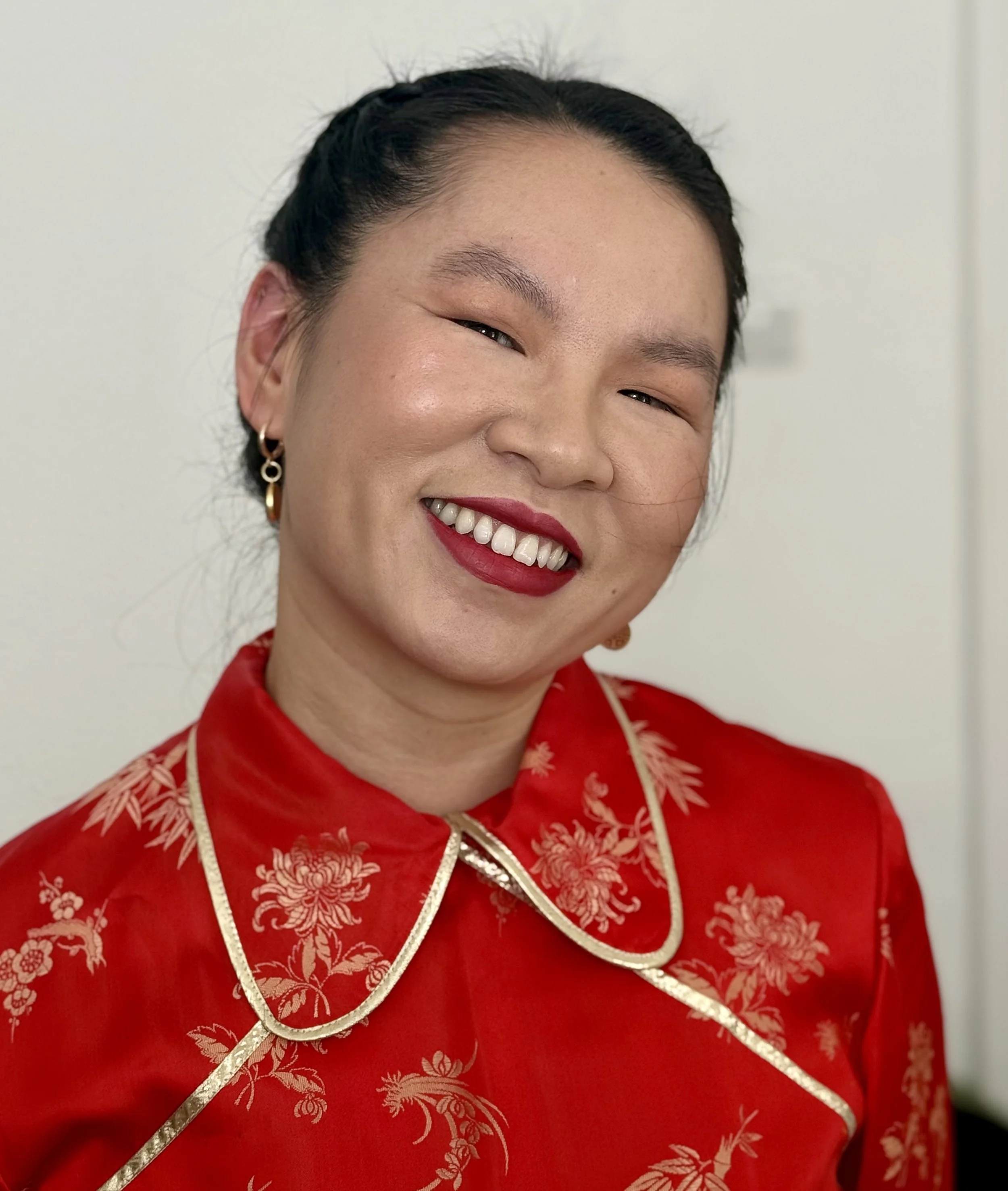 Chinese bridal makeup artist 