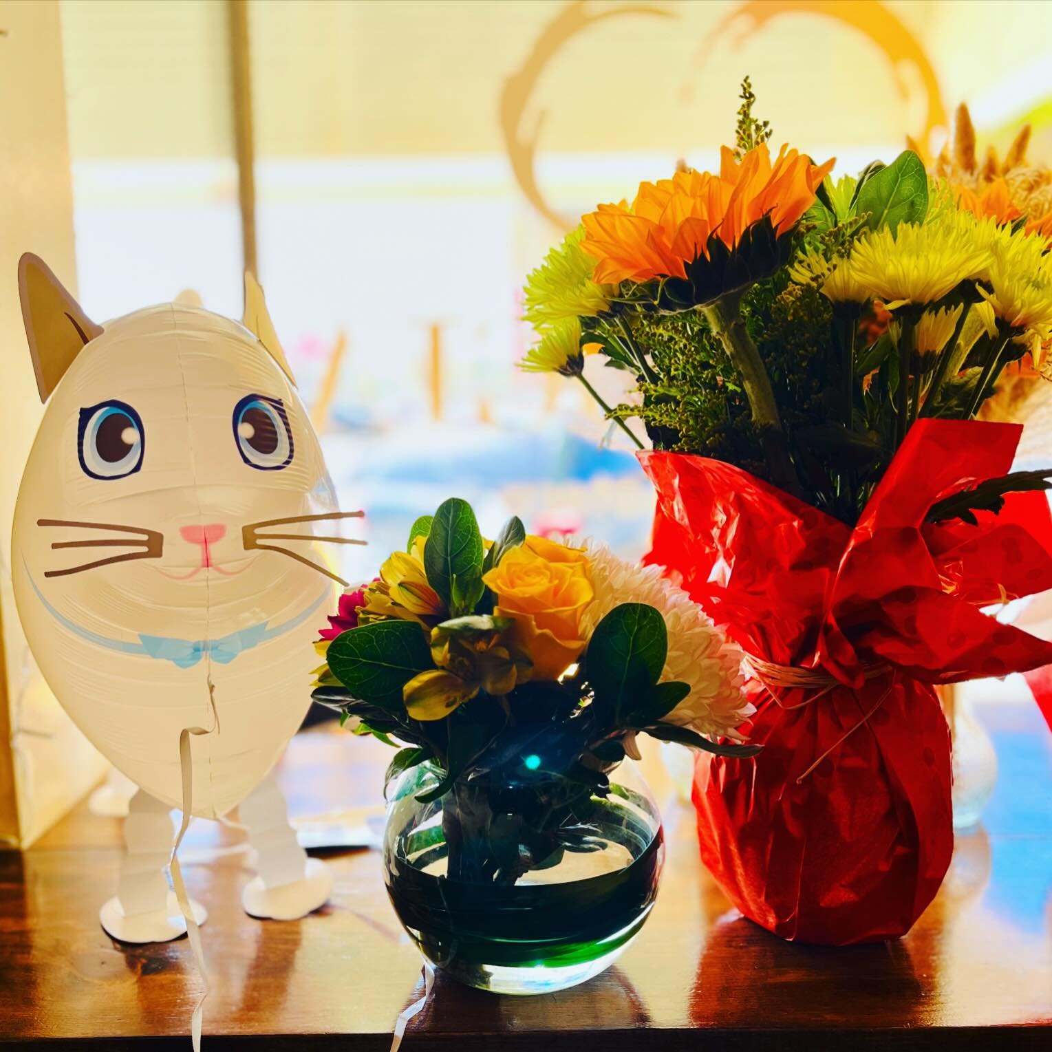 🎊 grateful beyond words 🎊

Thank you to everyone who made my birthday extra special with your messages. The flowers, bubbly wine and cat balloon (!!!) were such a delightful surprise. 

Huge shoutout to my Wednesday regulars for the champagne and g