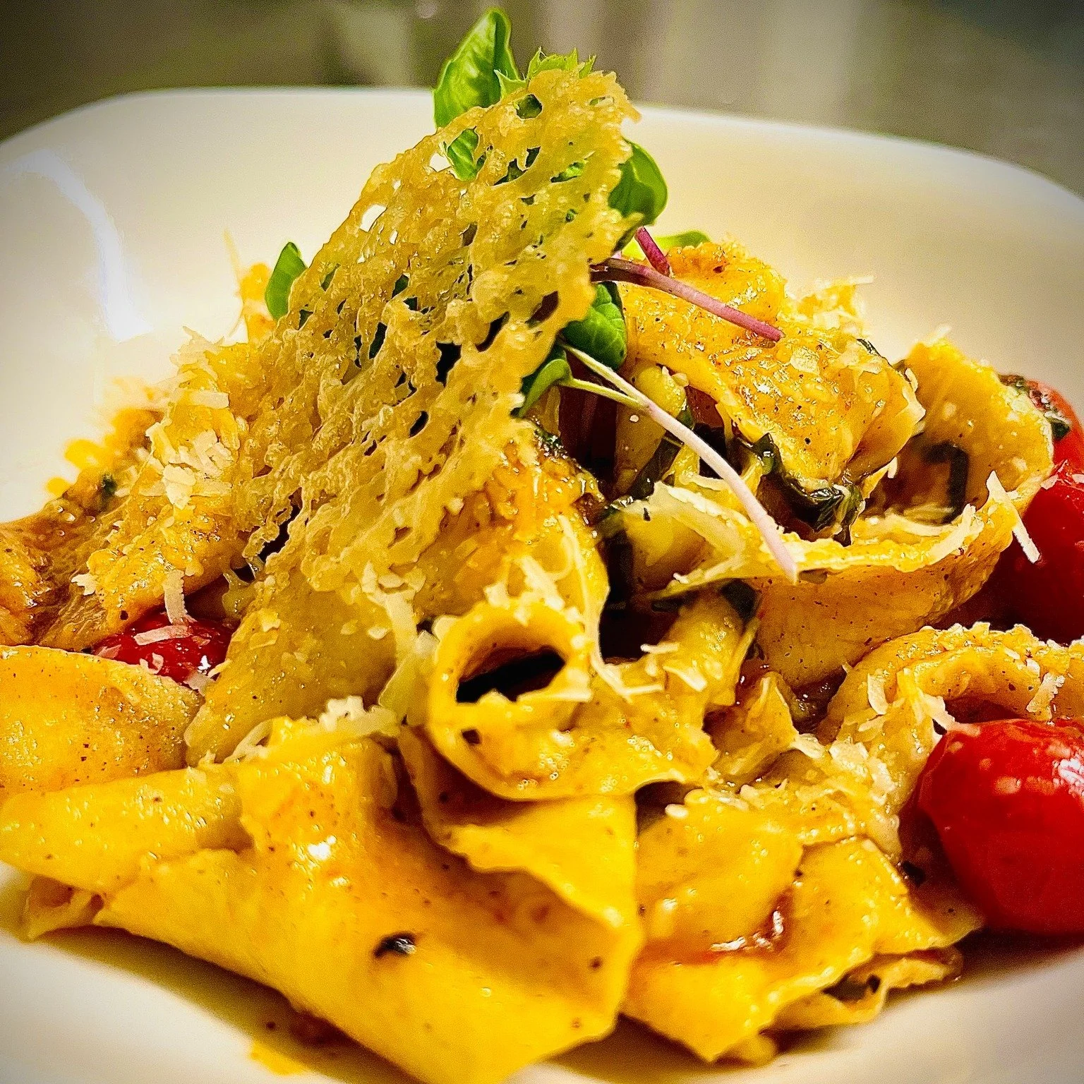 🍅💫 Ribbons worth twirling for...

Our handmade pappardelle&mdash;ribbons of pasta&mdash;are served this week with sweet Copper Cricket Farm's cherry tomatoes, a silky tomato &amp; black garlic crema and plenty of fresh basil.

We crown it all with 