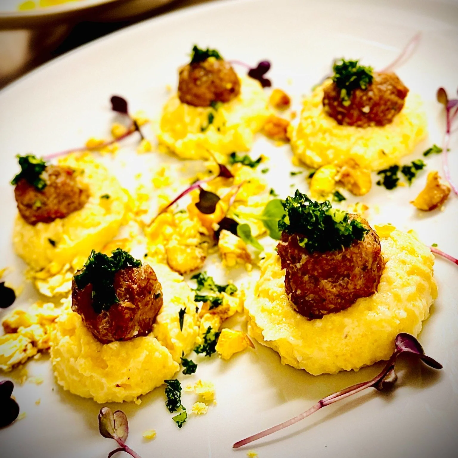 I can't get enough of our polenta this week... and for a good reason! Some dishes have a way of making you fall in love with them all over again. And sometimes, all it takes is looking at an old favorite a little differently. 

Little clouds of natur