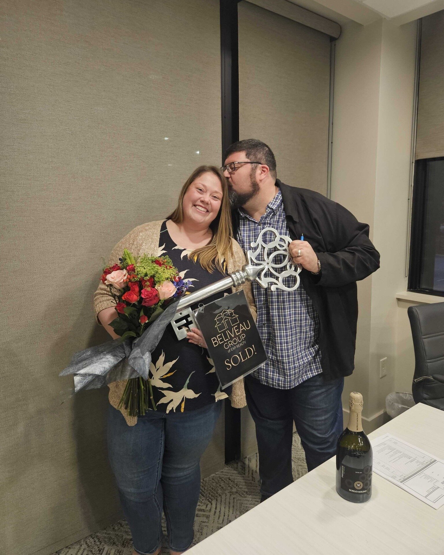 Sealed with a kiss! 😘

Congratulations to our buyers Paul and Liza for settling on their perfect new home in Idlewylde! They first visited this home at an open house and knew it was the one for them - we were thrilled to help steer them through the 