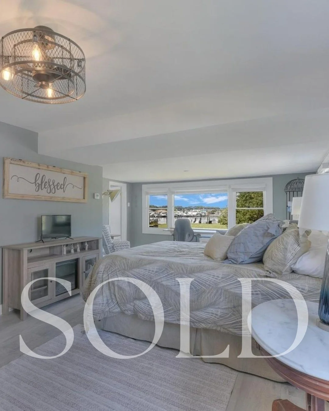 Congratulations to our buyer on closing on her beautiful new home in Middle River!
This adorable waterfront gem was everything she was looking for and after a competitive multiple-offer situation, she and @mshousenerd pulled through with a winning s