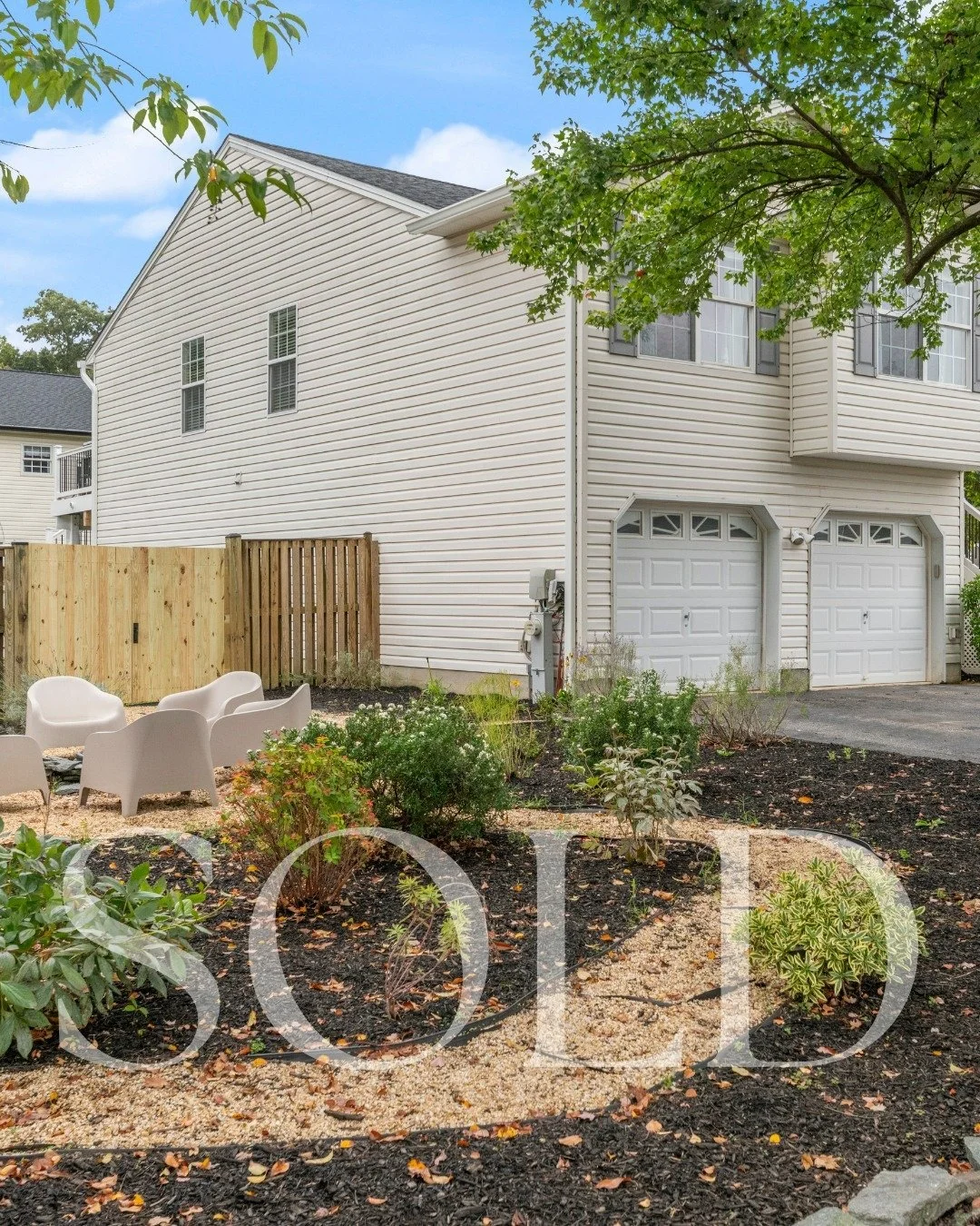 🎉 Congratulations to Jenn’s sellers on the successful settlement of their Pasadena home!
After finding their forever home, they teamed up with @jenn.moss and our incredible TBG stagers to get this one market-ready in record time and wow, was