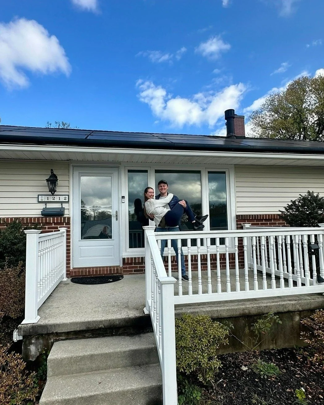 🎉Big congratulations to @mahinadouglas buyers on closing on their adorable new home in Catonsville!

These soon-to-be newlyweds fell in love with this home the moment they saw it and now they get to call it their own, just in time to start new tradi