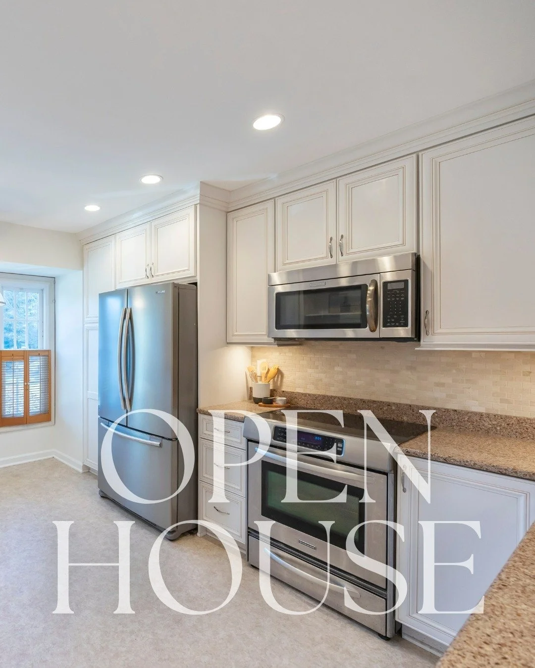 Make sure your weekend plans include stopping by this open house on Saturday afternoon!

This bright and airy end unit in Chapelgate has the sunshine, space, and layout you'll love. High ceilings, hardwood floors, a cozy family room with double Frenc