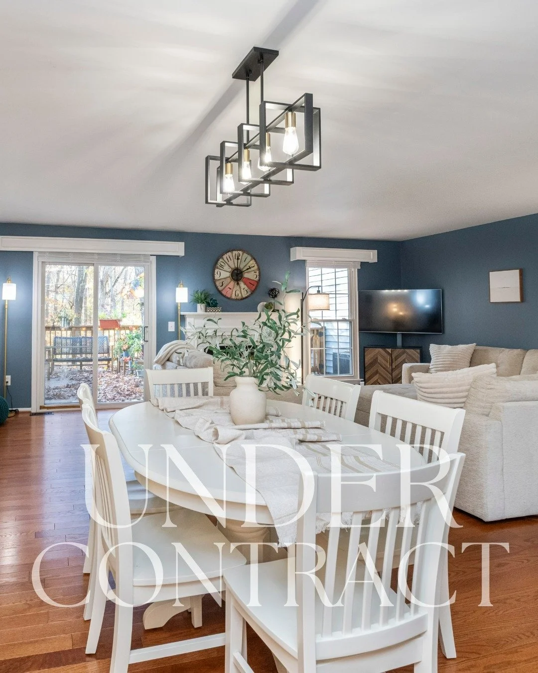 Huge congratulations to our clients for going under contract after just three days on the market.

They took such meticulous care of their home and it showed in every single room. The pride of ownership was obvious to everyone who walked through the 