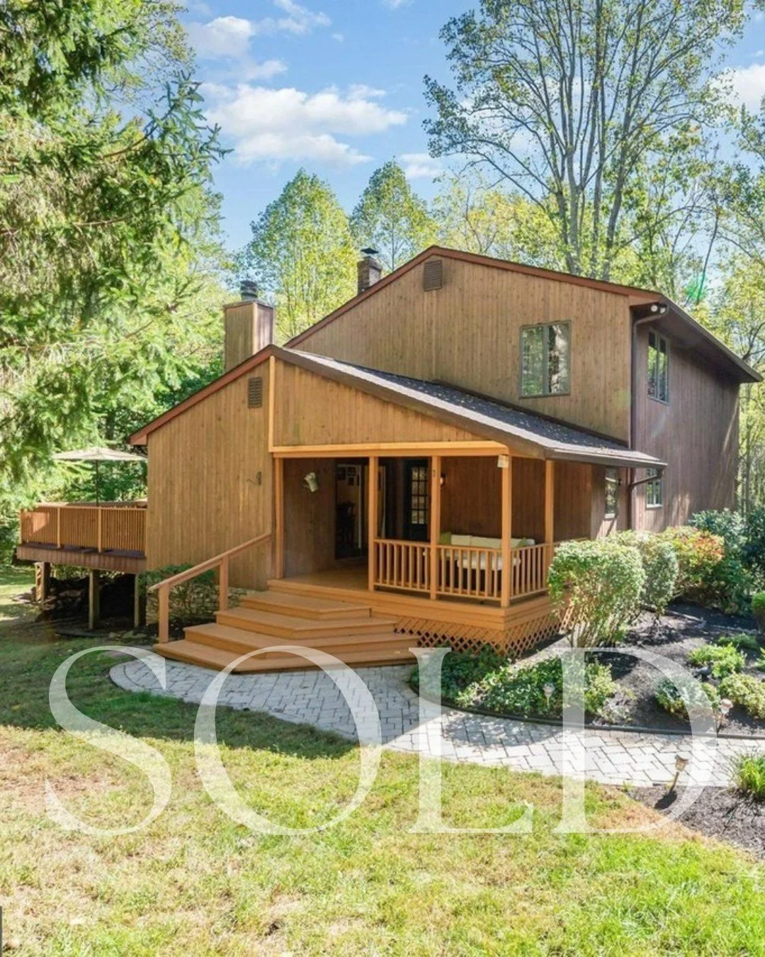 Huge congratulations to our buyers on the purchase of their new home in Monkton.

When you know, you just know. They walked into the open house, felt that instant connection, and knew this was the one. @mshousenerd  helped them craft a strong offer a