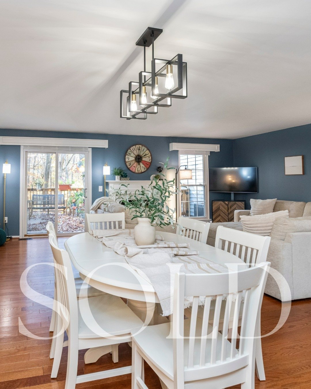 Huge congratulations to our sellers on a quick and successful sale.

Two offers in just three days, followed by the smoothest path from contract to settlement. Truly the dream scenario. Their home was beautifully cared for, and that pride of ownershi