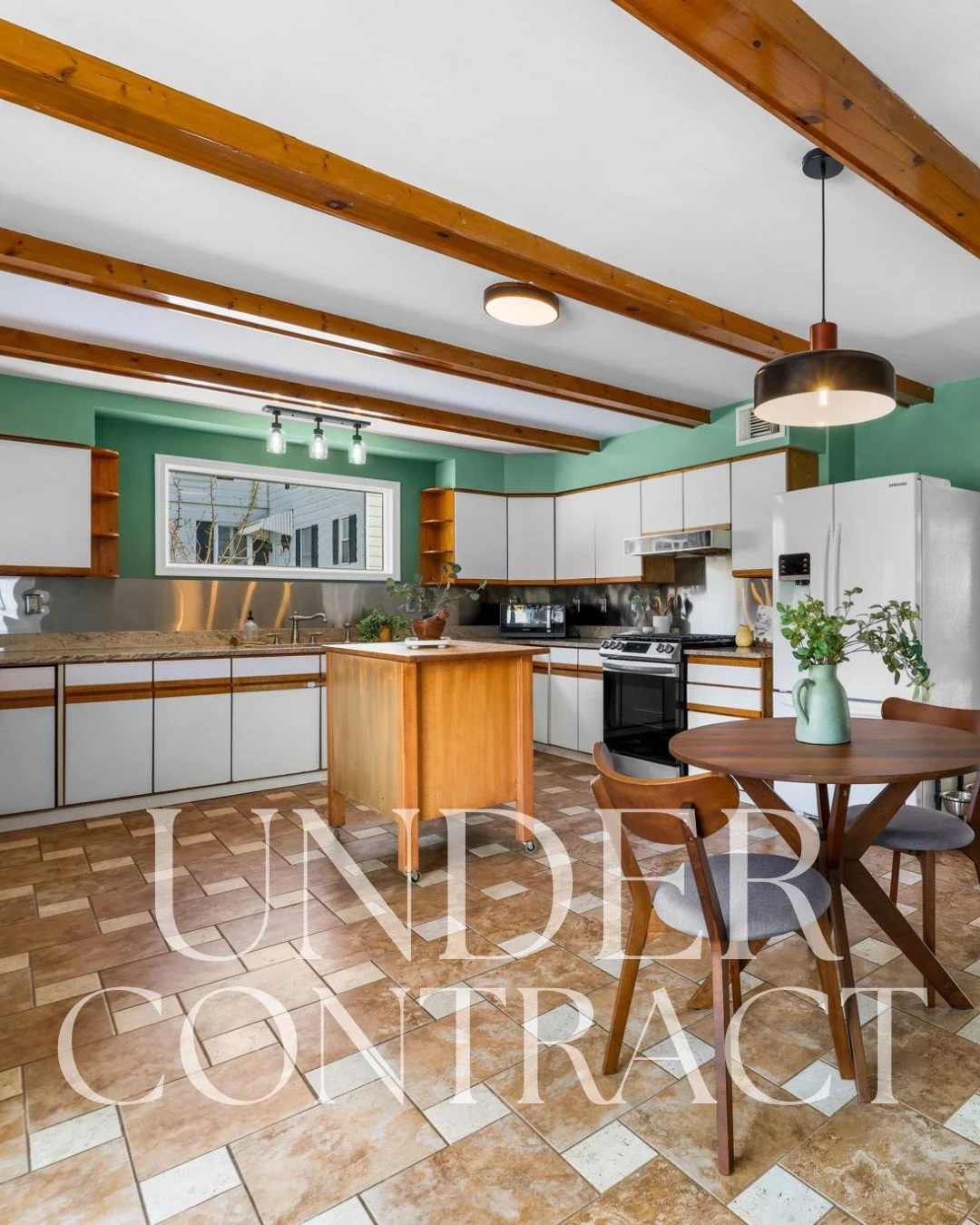 Under contract in Lutherville 💛

This sweet home didn&rsquo;t last long. A quick time on market and then straight under contract&hellip; which is always our favorite scenario for our clients.

Perfectly located in Lutherville, it offers the convenie