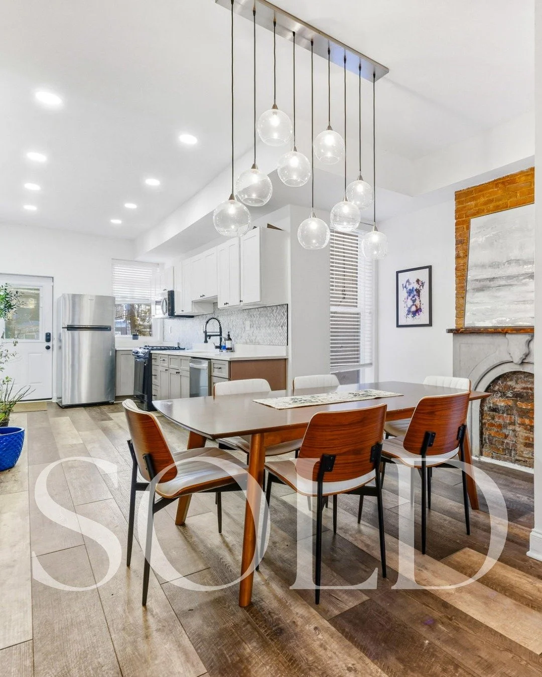 Congratulations to our seller on the settlement of his Baltimore City rowhome!

This one was packed with charm and character, and a full renovation made it impossible to overlook. Once it hit the market, buyers took notice fast.
Final sale price? $25