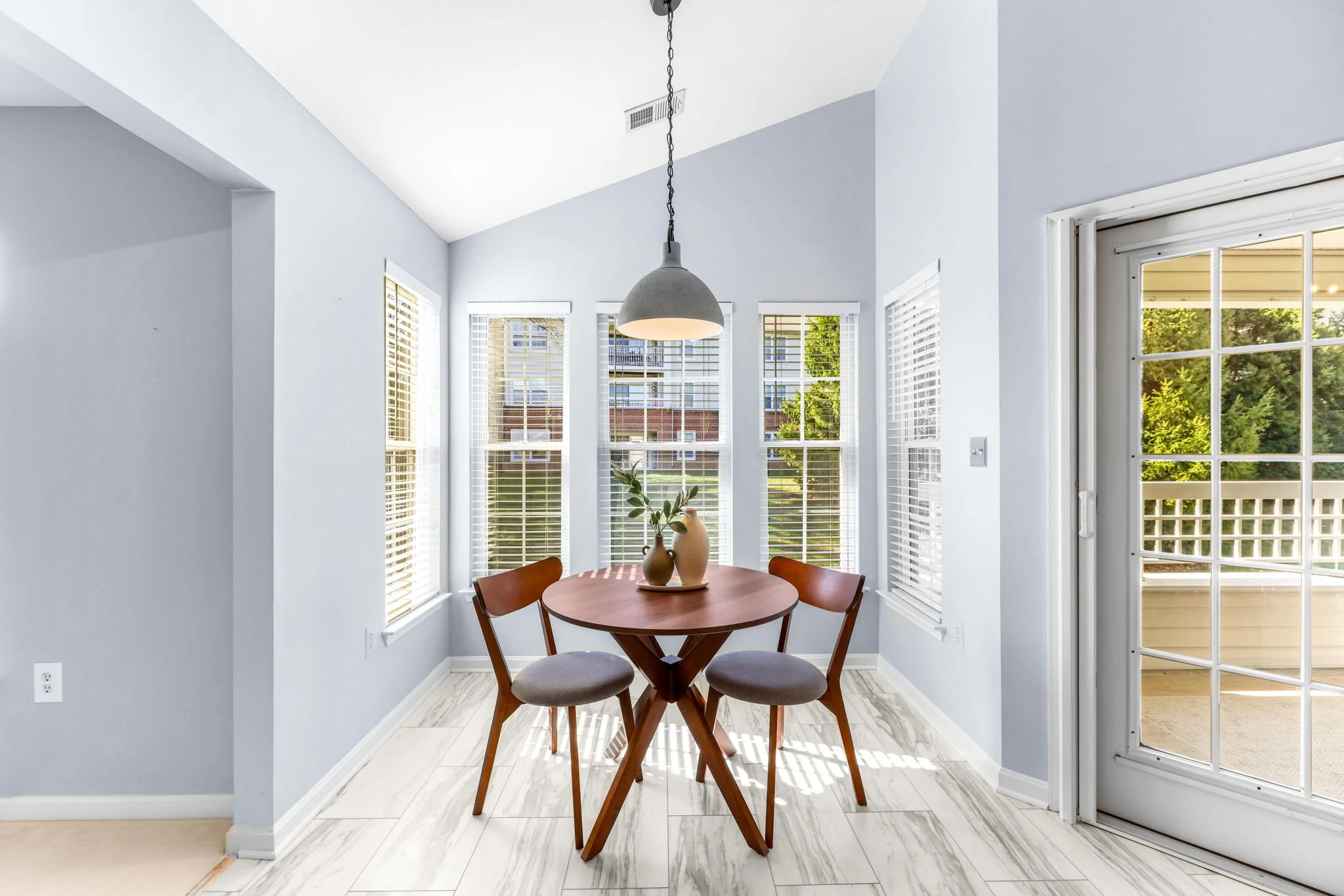 Bel Air Condo + Open House Saturday! 

All you need to do is move in! Stop by the open house on Saturday 5/16 from 12-2pm or comment TAYLOR RIDGE and we'll send you more info!💛

&bull; Spacious 2 bedroom, 2 bathroom condo filled with natural light &