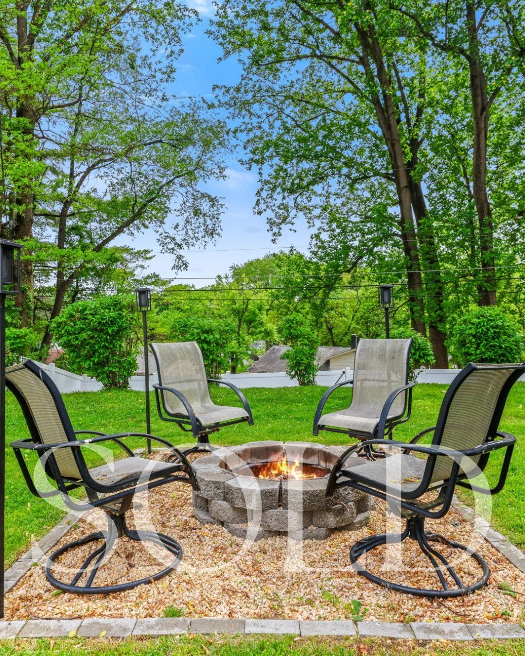 Congratulations to @mahinadouglas and her sellers on an absolutely incredible settlement! 

A dream contract. Two week close. Zero inspections. That's the kind of deal that makes you do a happy dance in the parking lot.

This chapter closed as smooth