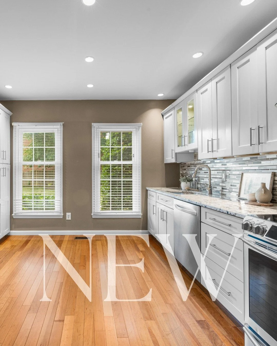 New Listing in Timonium! 

&bull; Chapel Hill &bull; Brick Townhome &bull; 2,600 Finished Sq. Ft. &bull; 3 Finished Levels &bull; 4 Beds &bull; 3.5 Baths &bull; Granite Countertops &bull; Stainless Steel Appliances &bull; Wine Fridge &bull; Wet Bar &