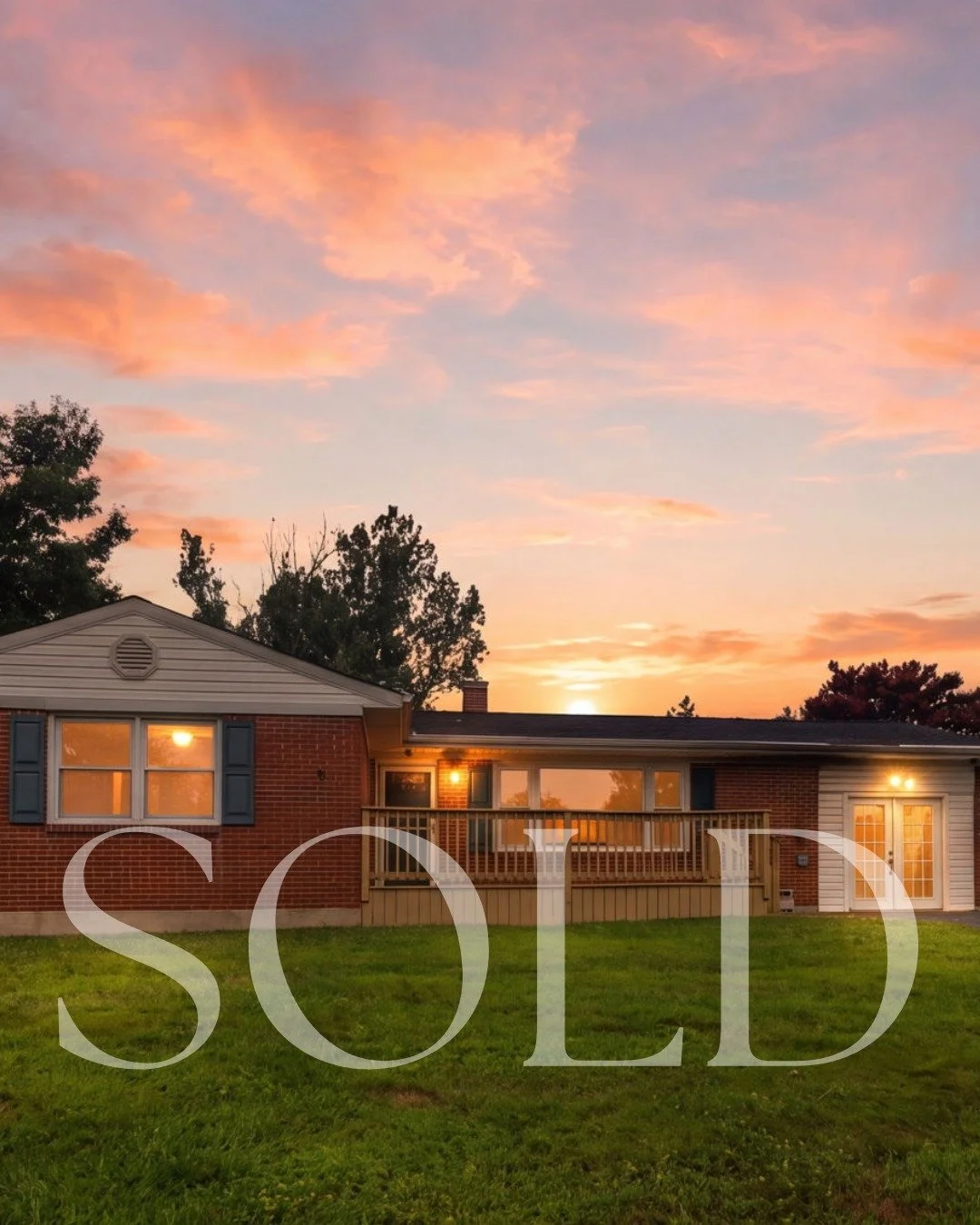 Some transactions glide. This one did not. 😅

@jenn.moss and her sellers hit every twist a deal can throw at you on the way to the settlement table, and they kept going anyway. Settlement day came, this sweet Aberdeen home found its next owners, and