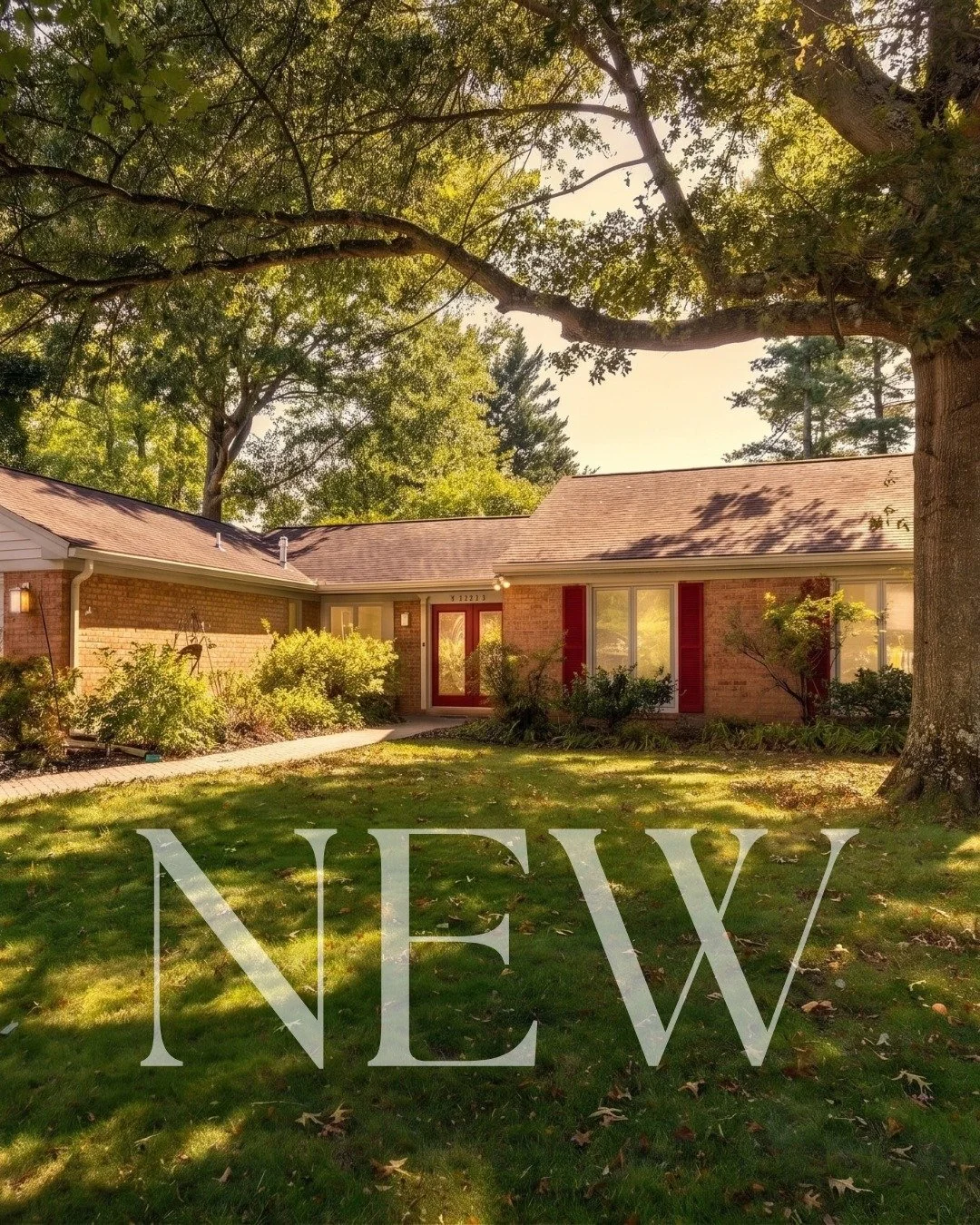 New in Heritage Harbour! This brick-front home sits on a quiet cul-de-sac in Annapolis' premier 55+ community on the South River, with true one-level living, a kitchen made for cooking, and a fully fenced backyard with a fire pit waiting for fall eve