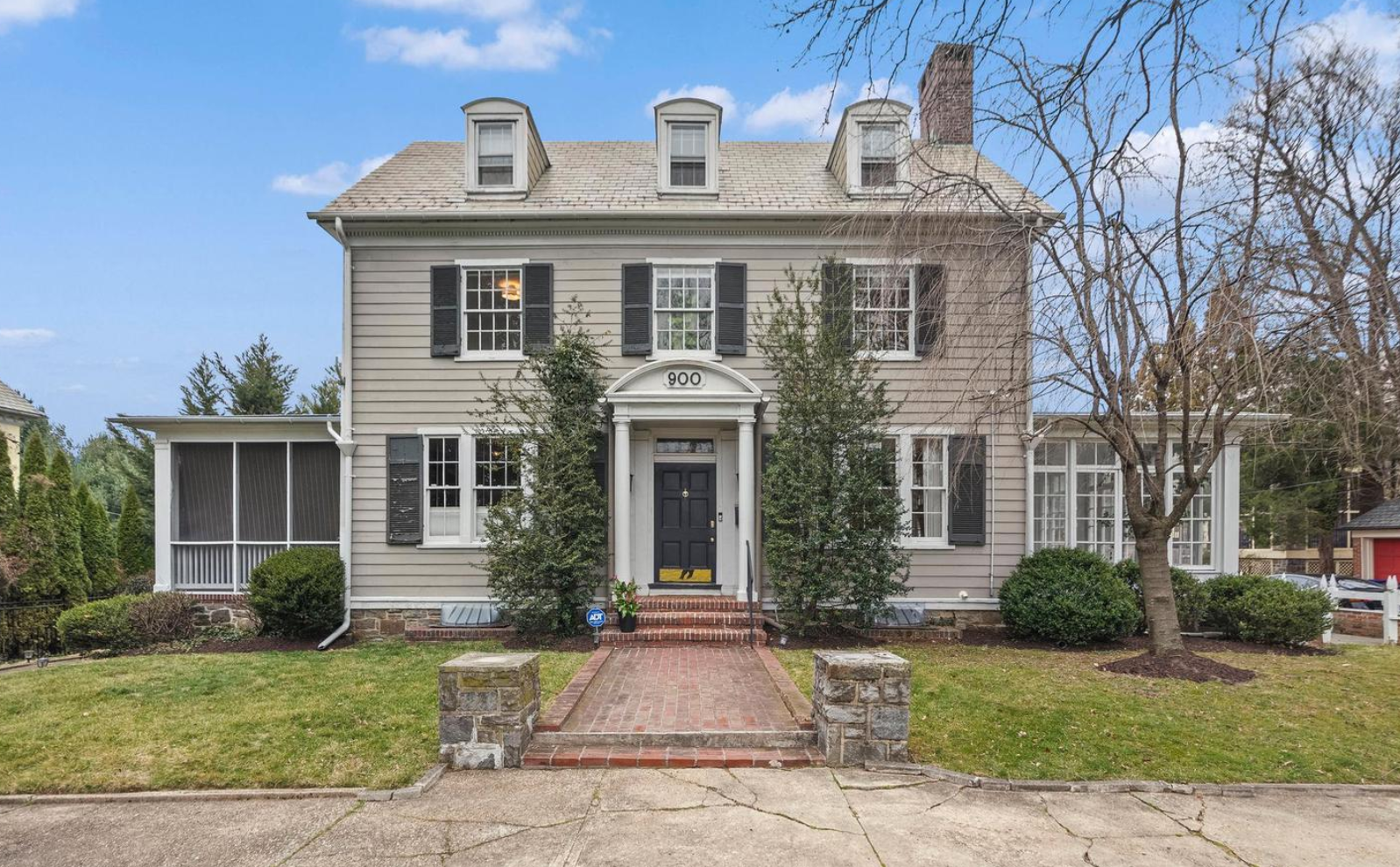 sold in roland park for $996,000