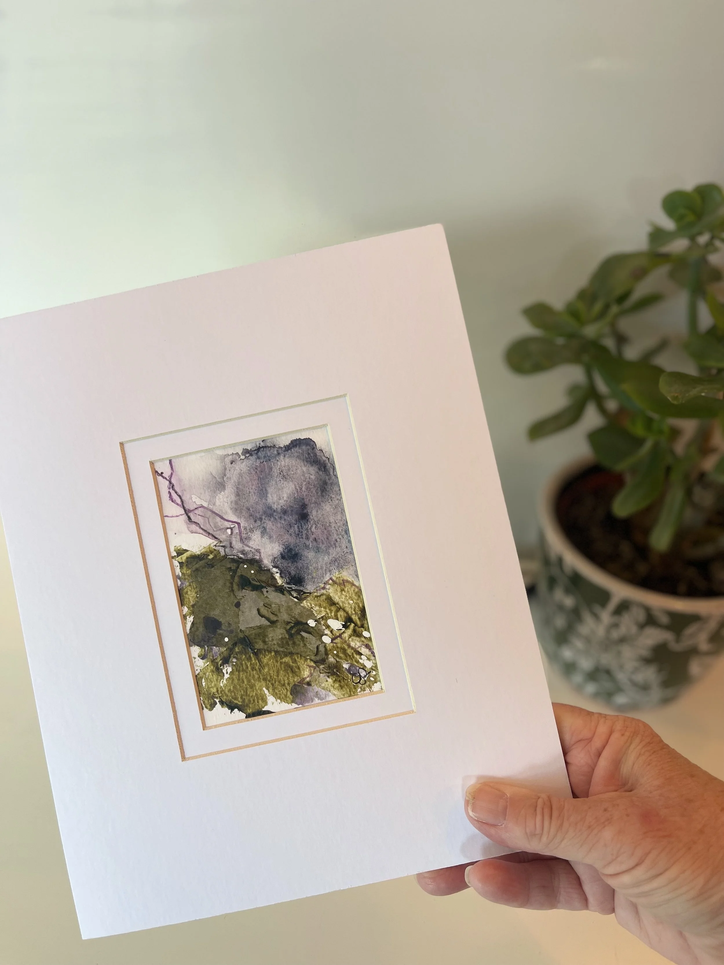 storm-herald-painting-held-in-hand-size-reference.jpg