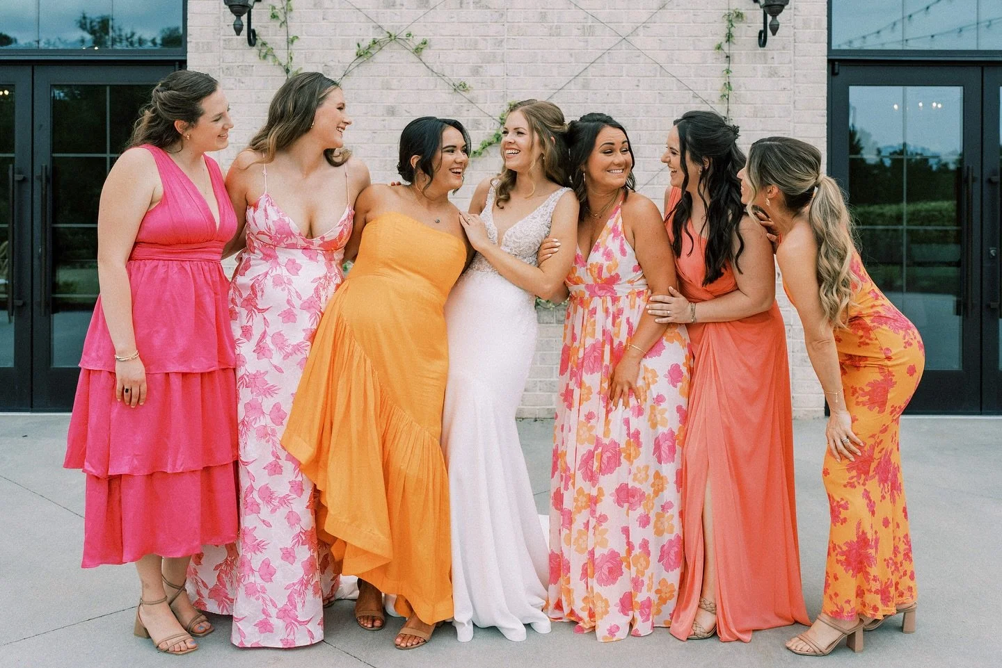 Always in adoration of the colors picked for @lindsayyylouwho's wedding(:
-
-
-
Vendors:
Venue: @themaxwellraleigh
Planner: @magnolia.collectivellc
Photographer: @mtdphoto.co
Florals: @brushedbybec.florals
HMUA: @_brushes_and_brows_
Dress: @studioido