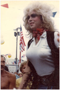 TOM H. DOLLY Parton lookalike contest, 1978 (Courtesy of Joel Schechter).png